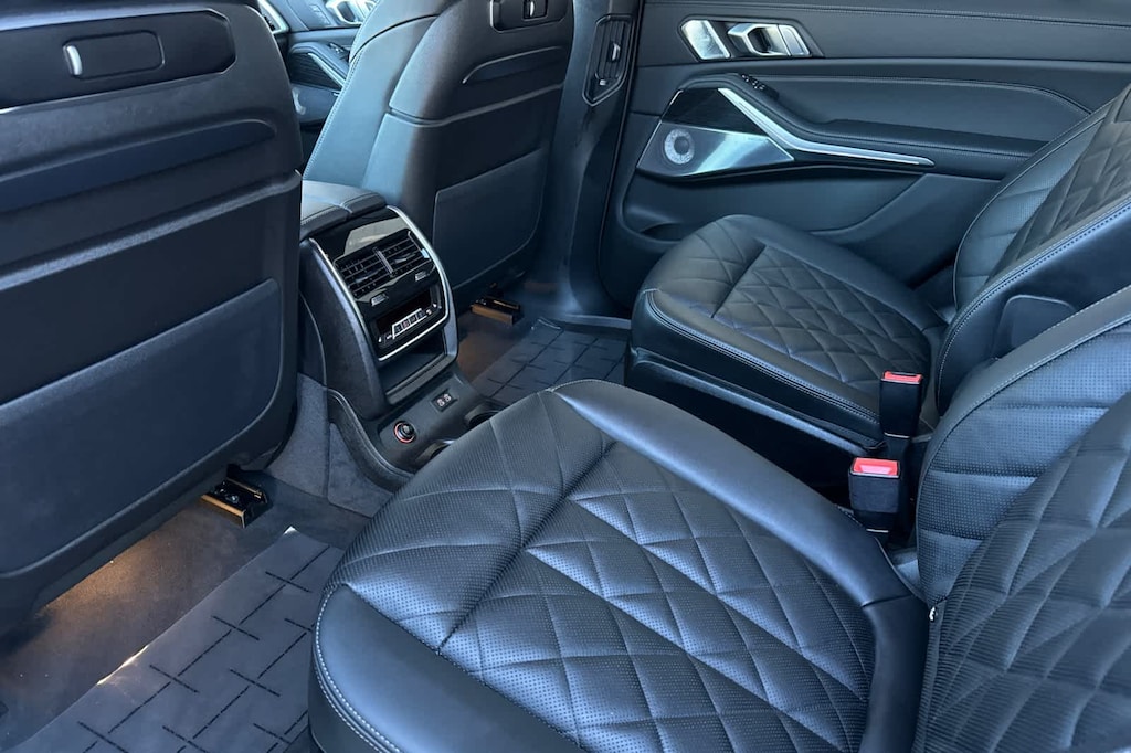 New 2026 BMW X7 xDrive40i SUV