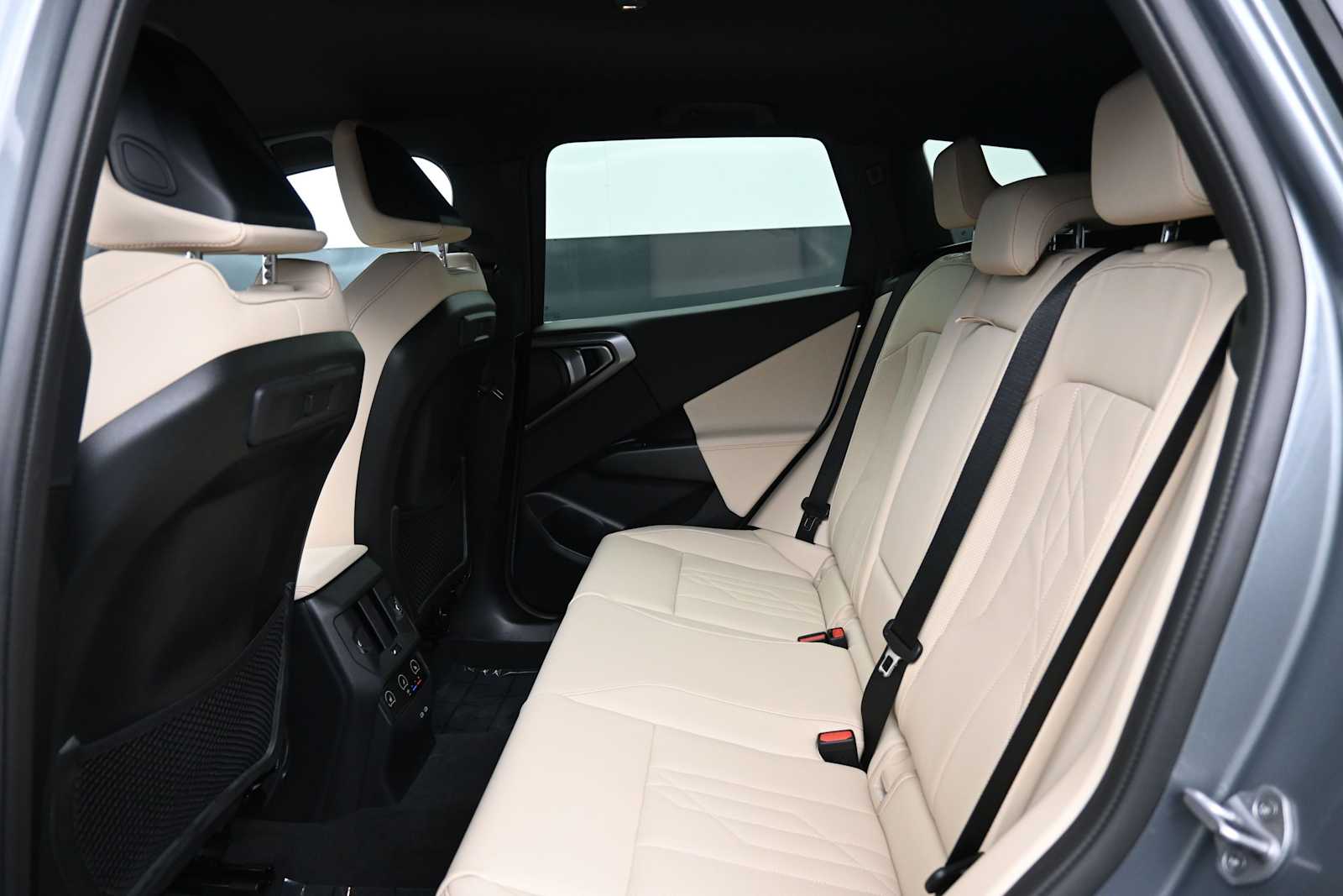 2026 BMW X3 30 - Photo 14