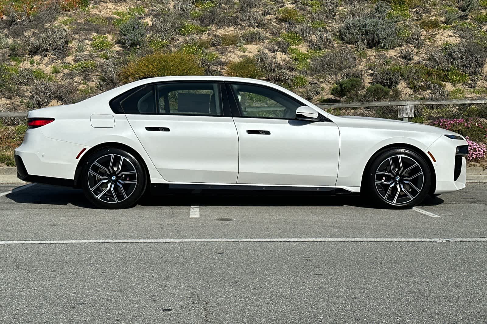 Thumbnail: 2025 BMW 7 Series - 8