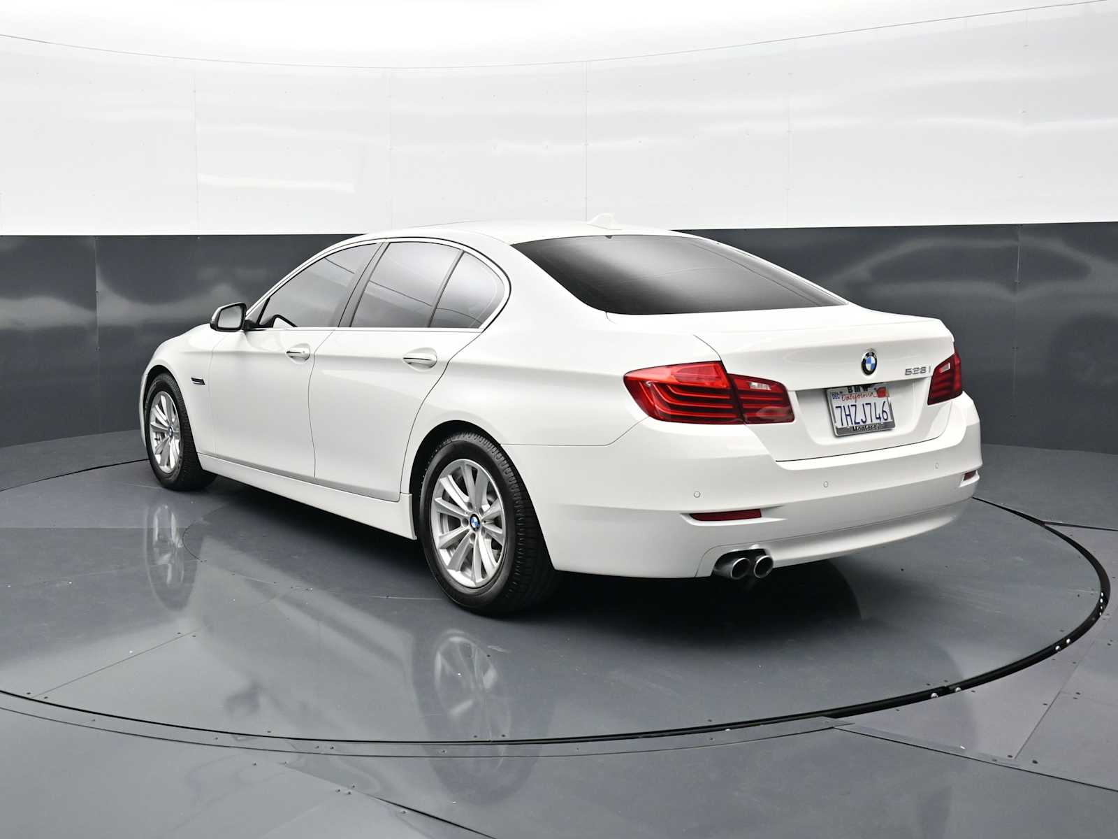 Thumbnail: 2015 BMW 5 Series - 7