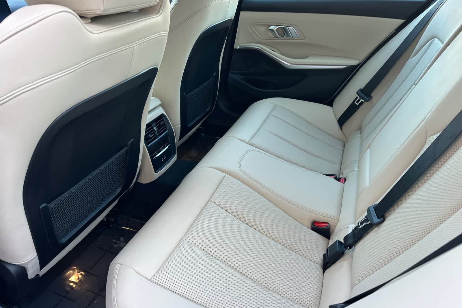 2023 Bmw 330i Sedan photo 4
