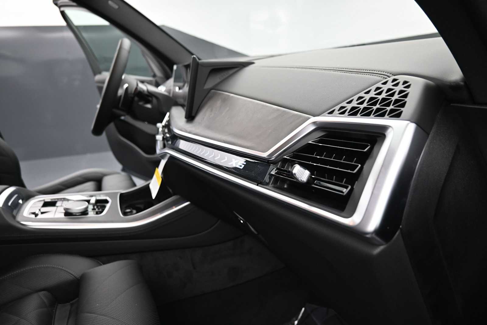 Thumbnail: 2026 BMW X5 - 16