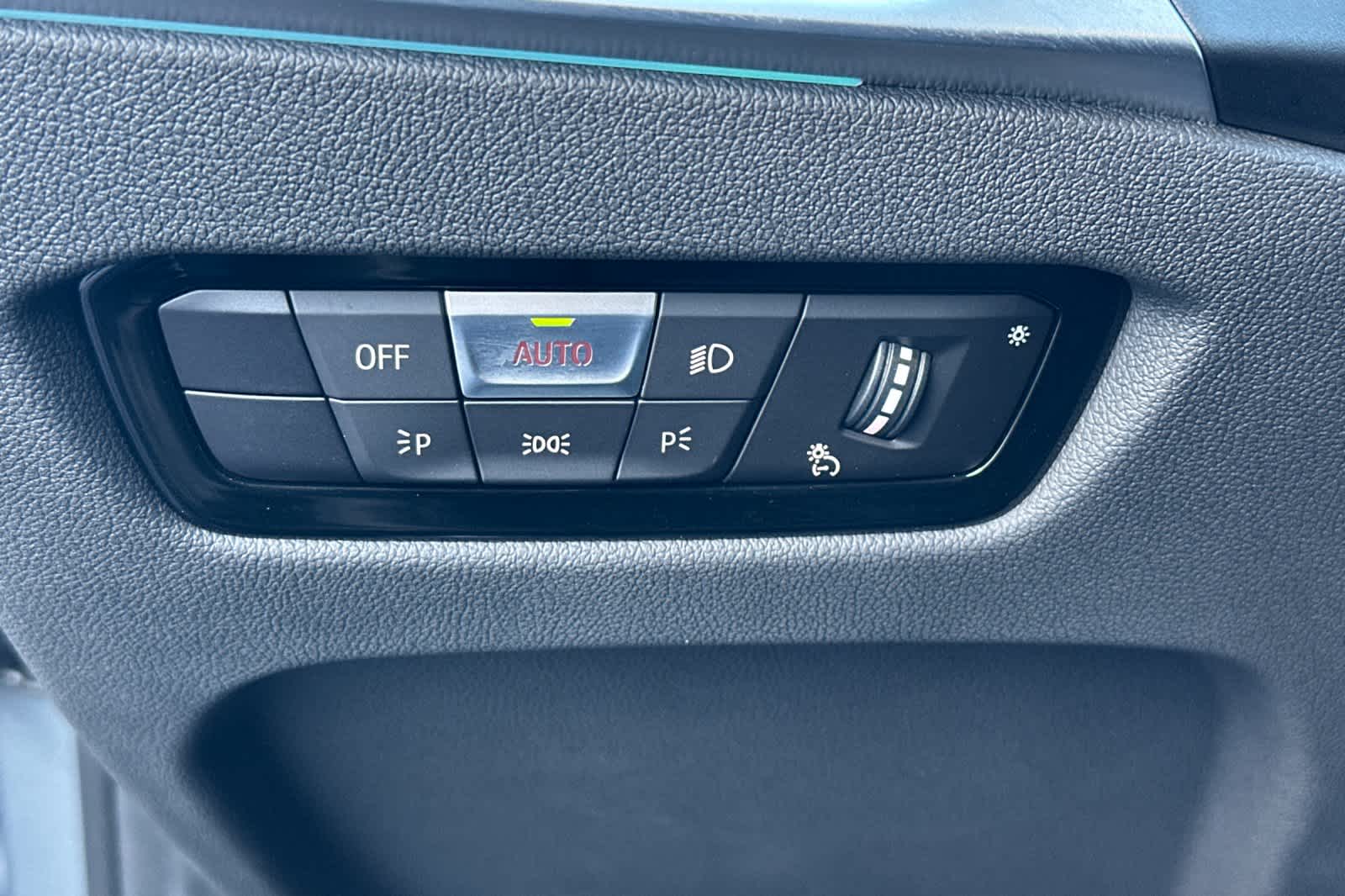 Thumbnail: 2023 BMW 3 Series - 32