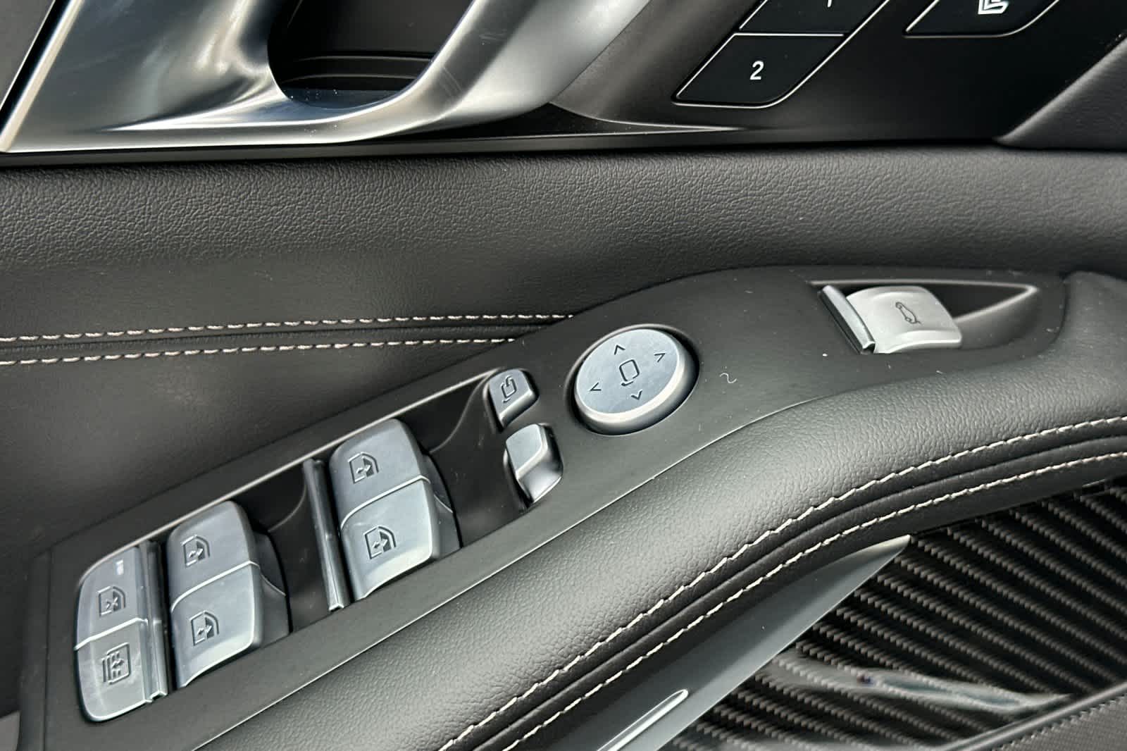 Thumbnail: 2025 BMW X7 - 14