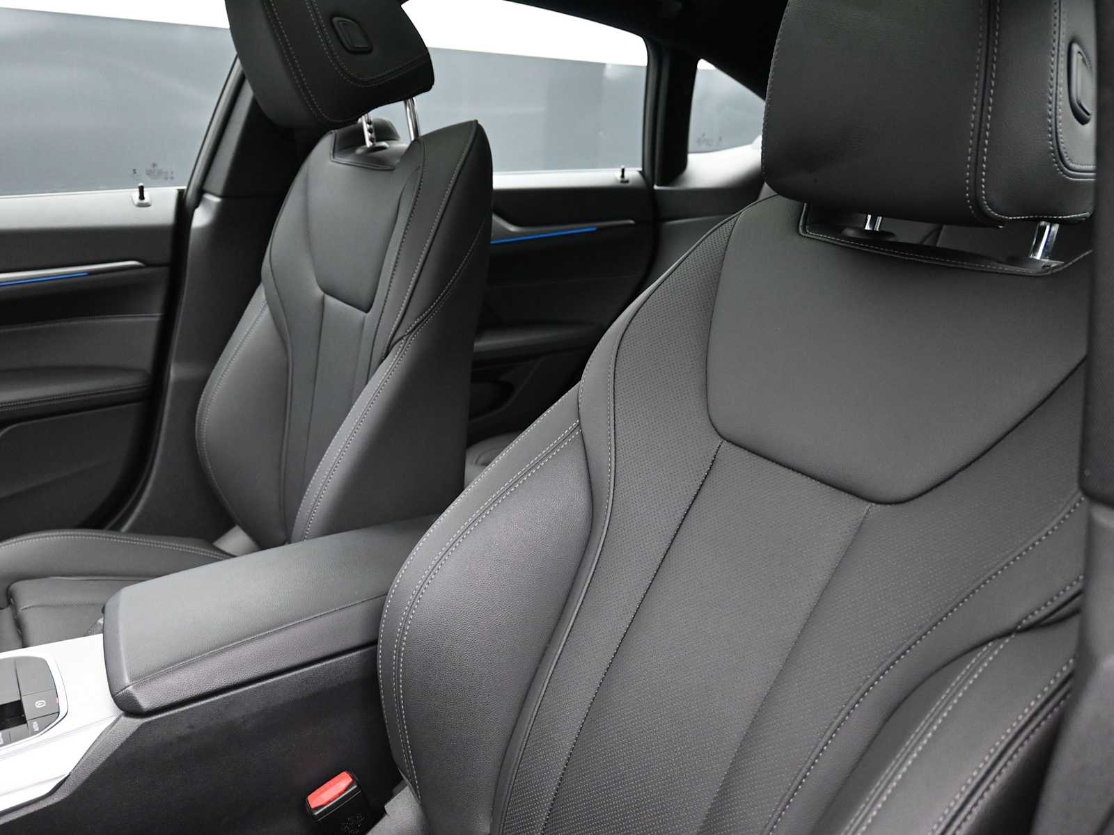 Thumbnail: 2023 BMW i4 - 13