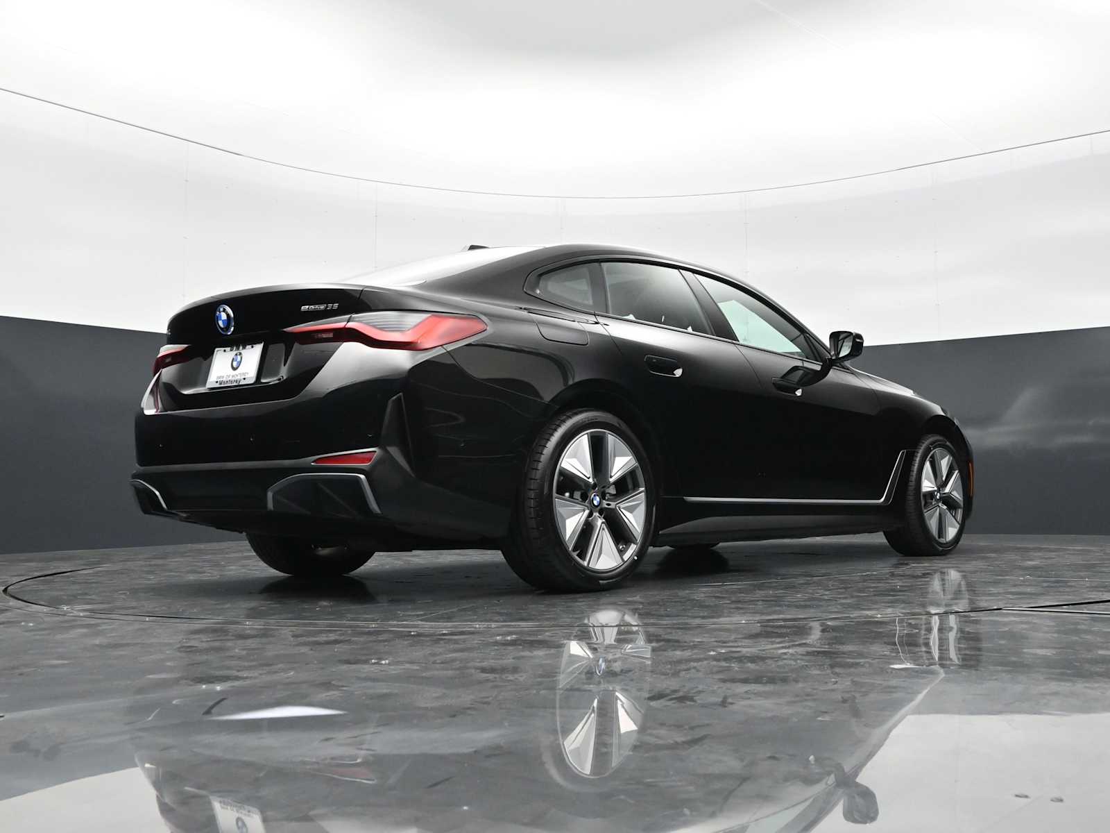 Thumbnail: 2023 BMW i4 - 28