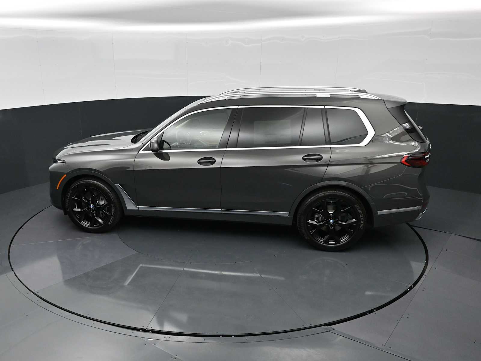 Thumbnail: 2027 BMW X7 - 25