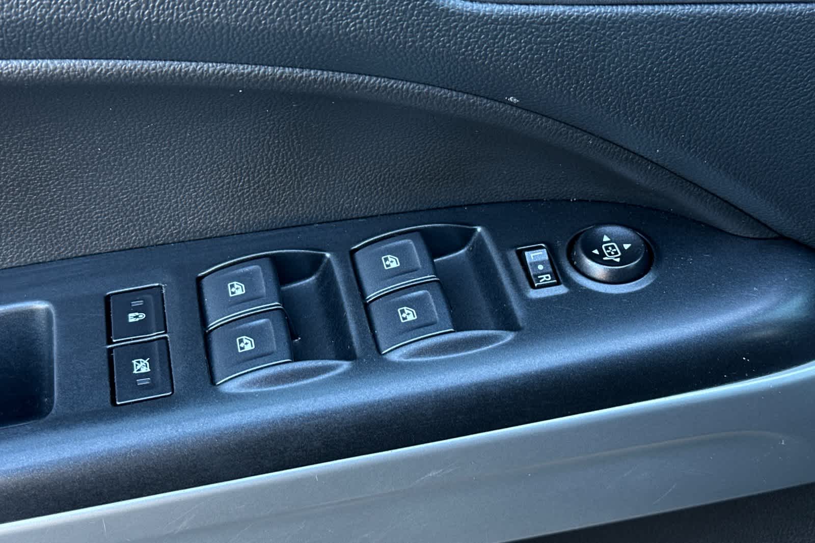 Thumbnail: 2022 Chevrolet Colorado - 13