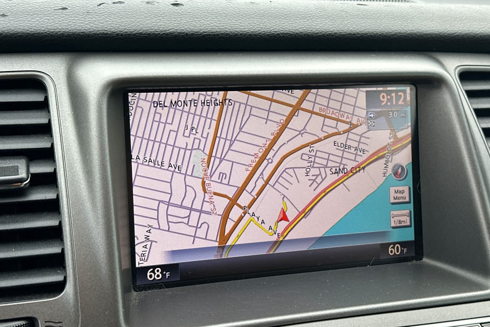 Thumbnail: 2011 Nissan Murano - 22