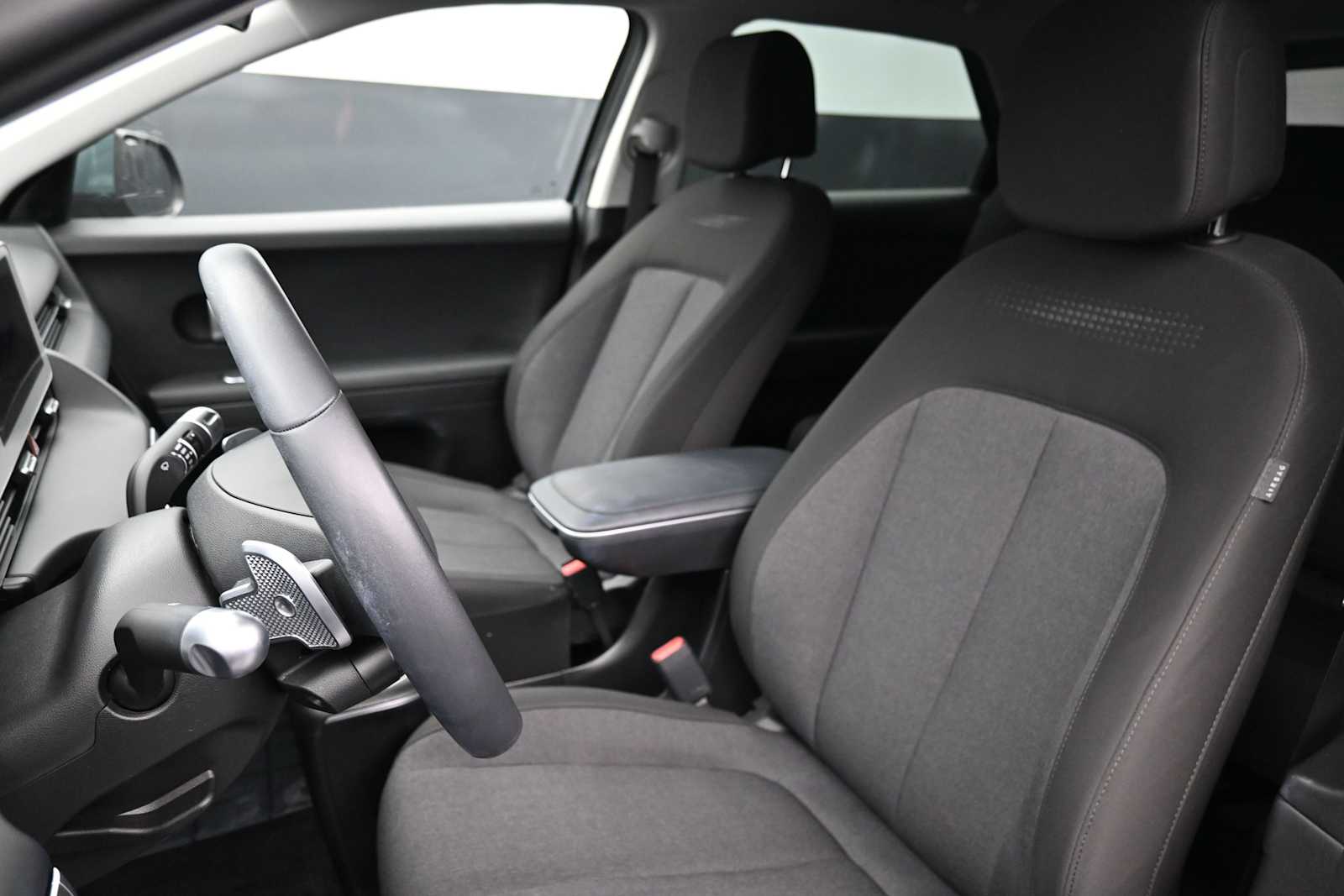 2024 Hyundai IONIQ 5 SE - Photo 11
