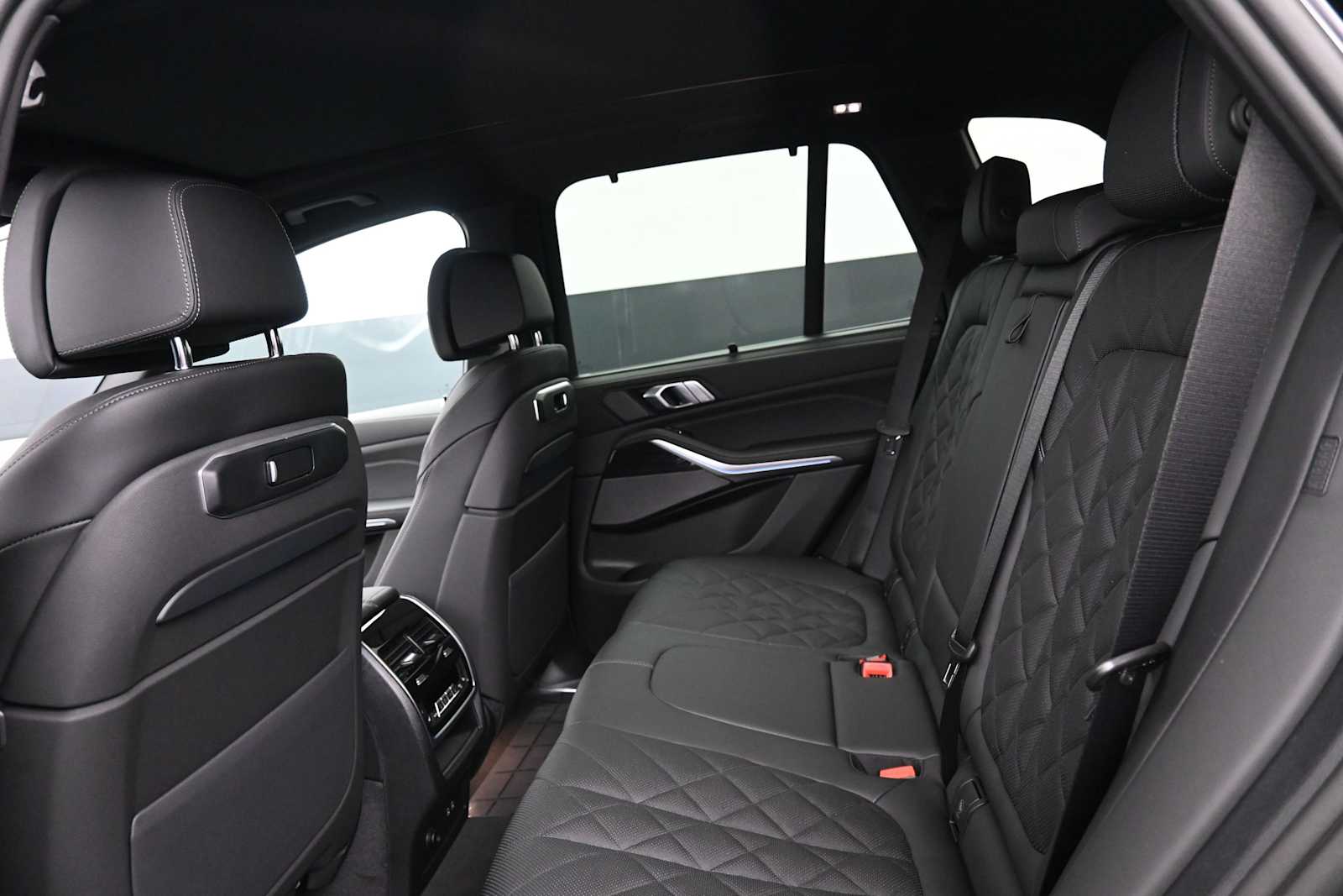 Thumbnail: 2026 BMW X5 - 14