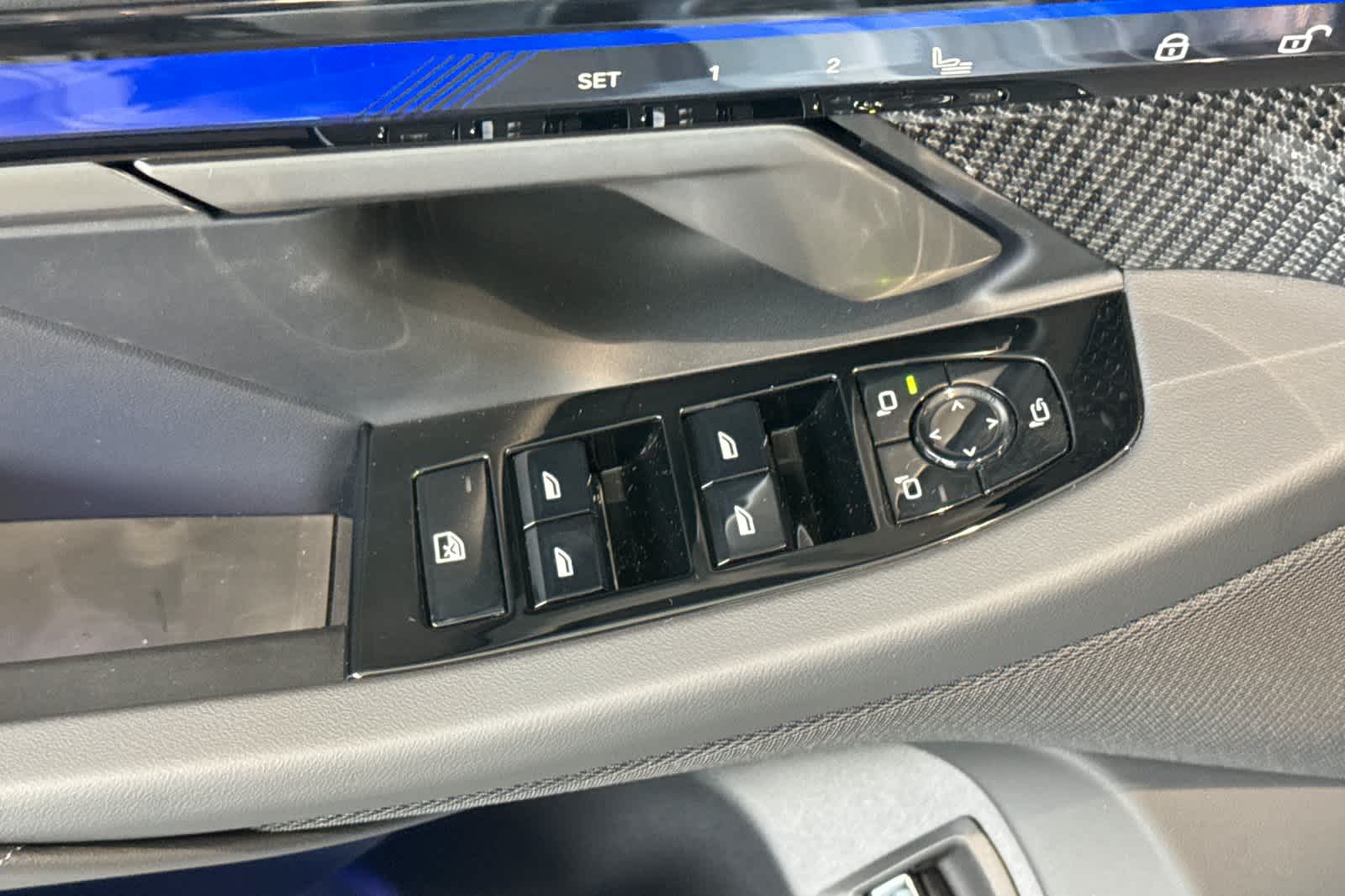 Thumbnail: 2026 BMW M5 - 14