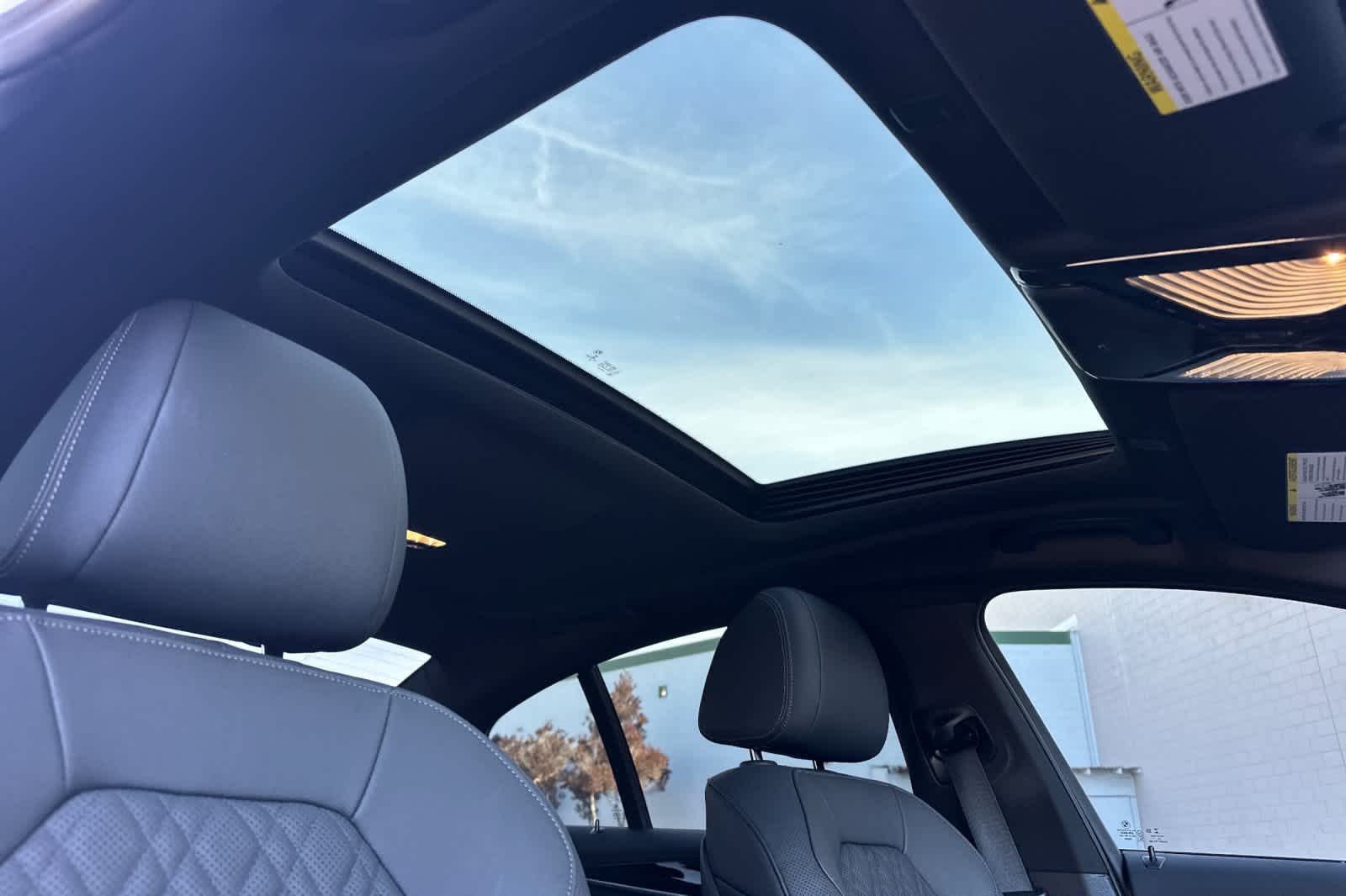 Thumbnail: 2023 BMW 5 Series - 19