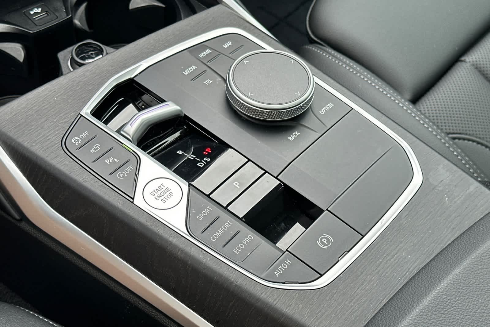 2024 BMW 3 Series 330i 23
