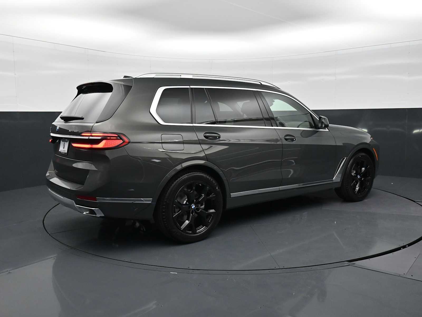 Thumbnail: 2027 BMW X7 - 5