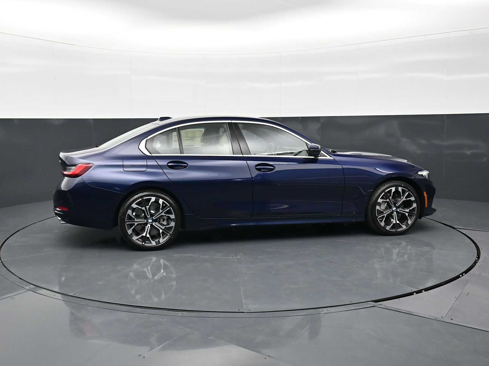 Thumbnail: 2026 BMW 3 Series - 4