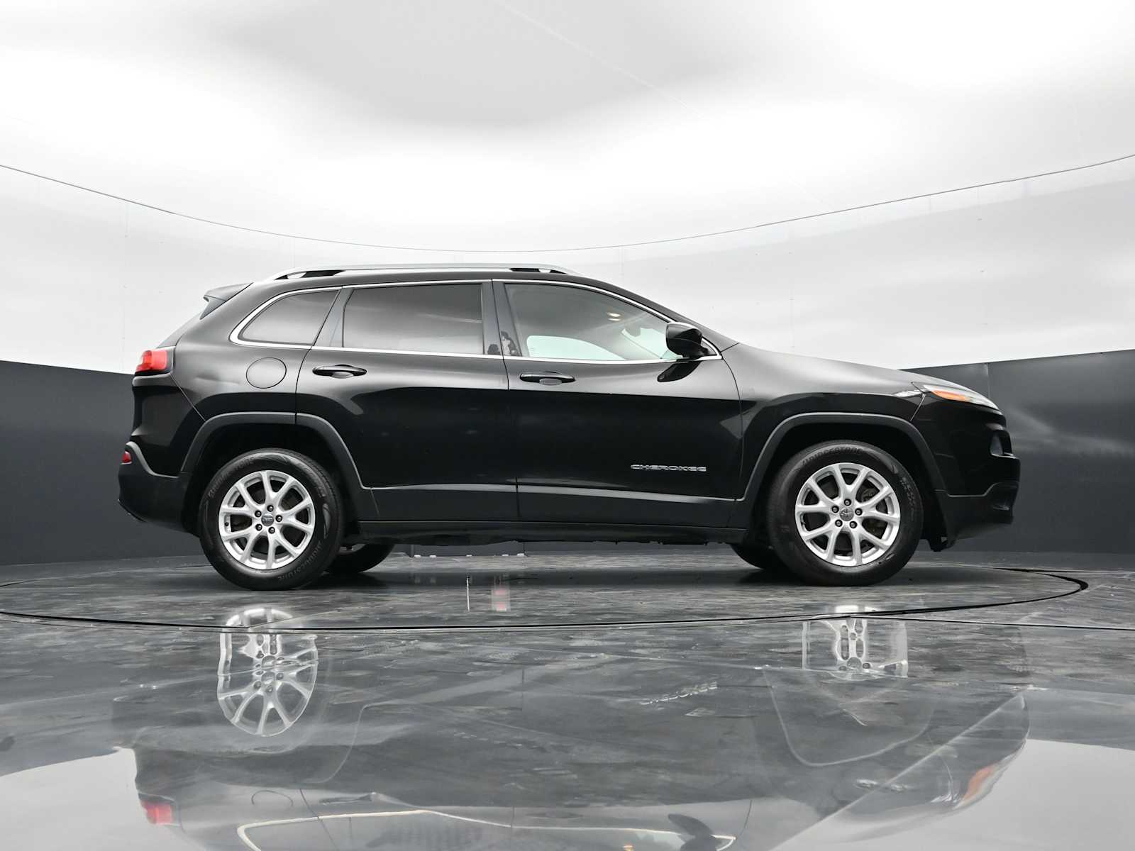 Thumbnail: 2014 Jeep Cherokee - 23