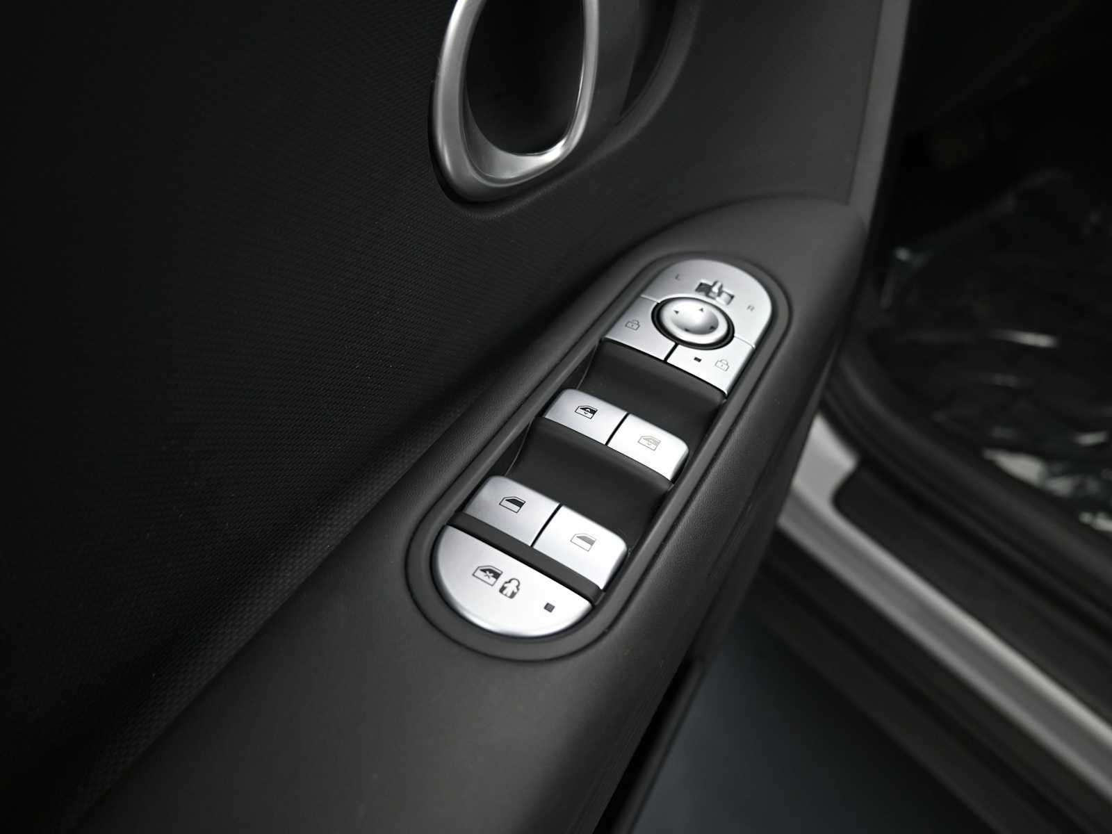 Thumbnail: 2024 Hyundai Ioniq 5 - 9