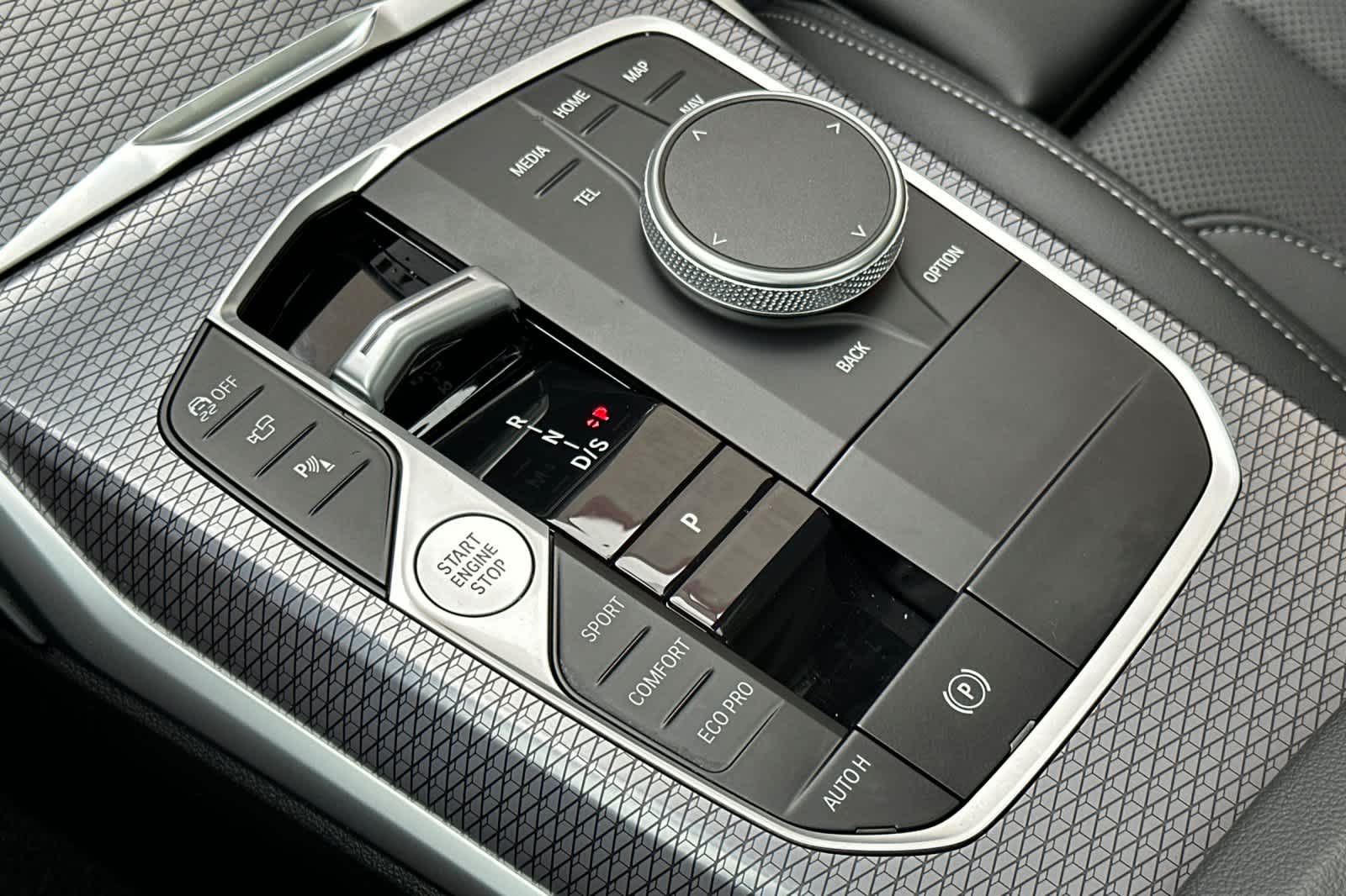 Thumbnail: 2024 BMW 3 Series - 23