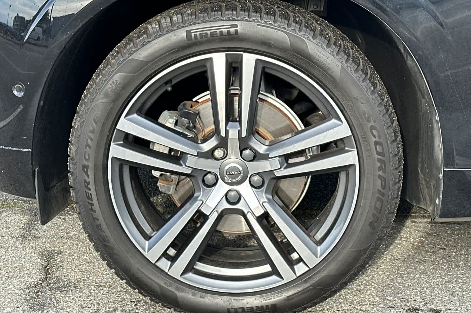 Thumbnail: 2018 Volvo XC60 - 30