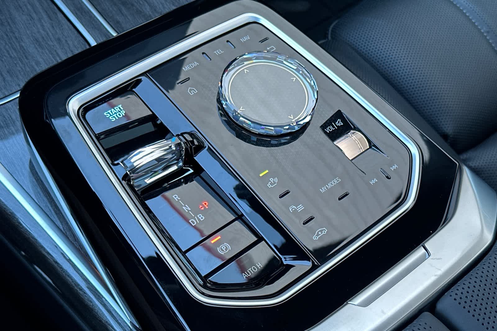 Thumbnail: 2025 BMW i7 - 24