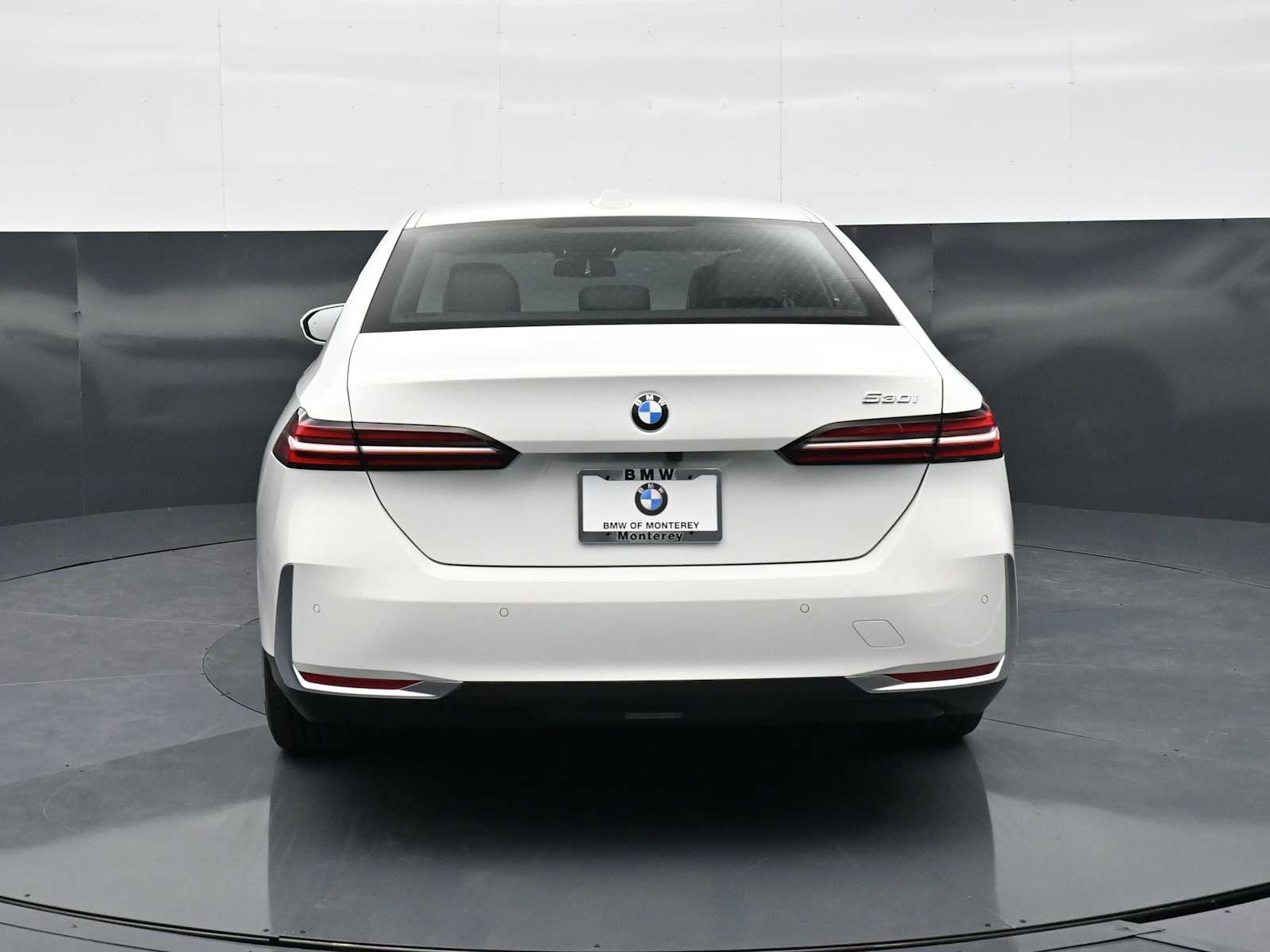 Thumbnail: 2026 BMW 5 Series - 6