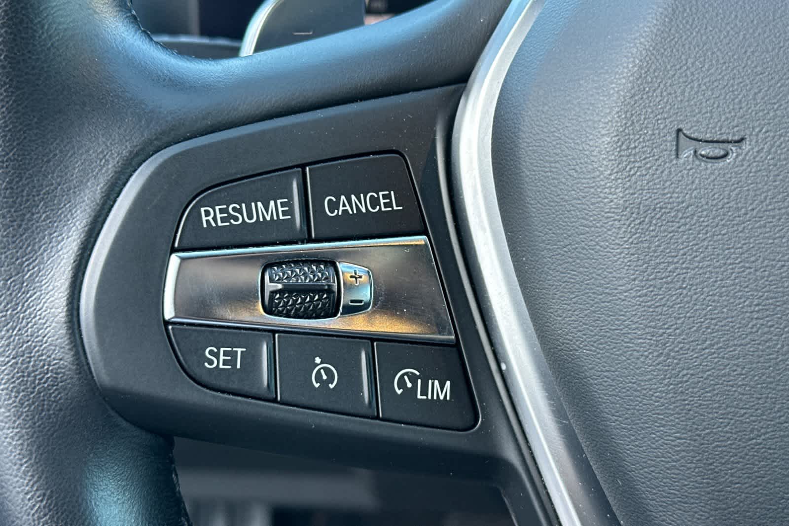 Thumbnail: 2023 BMW 3 Series - 28