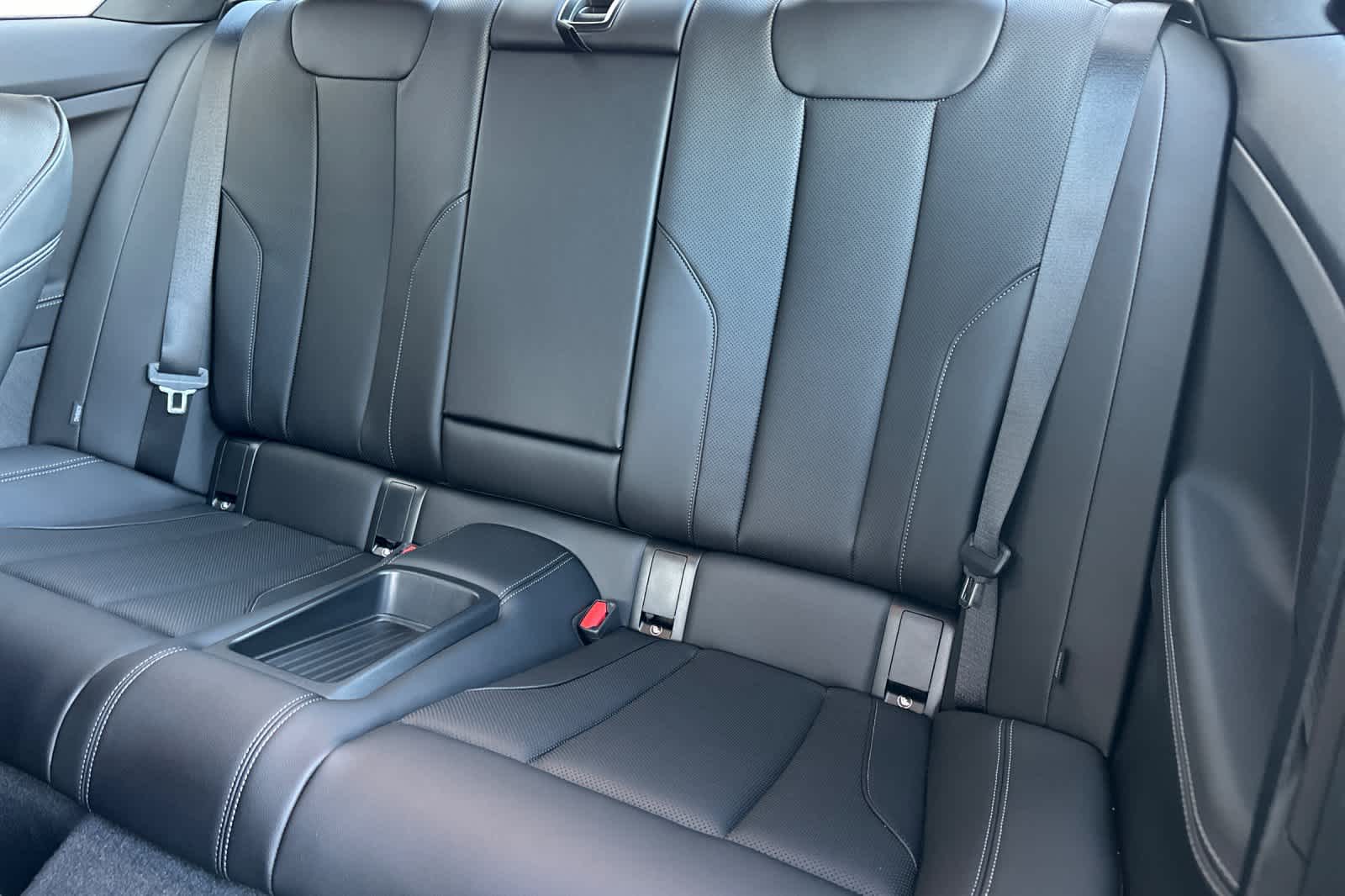 2025 Bmw 230i photo 3
