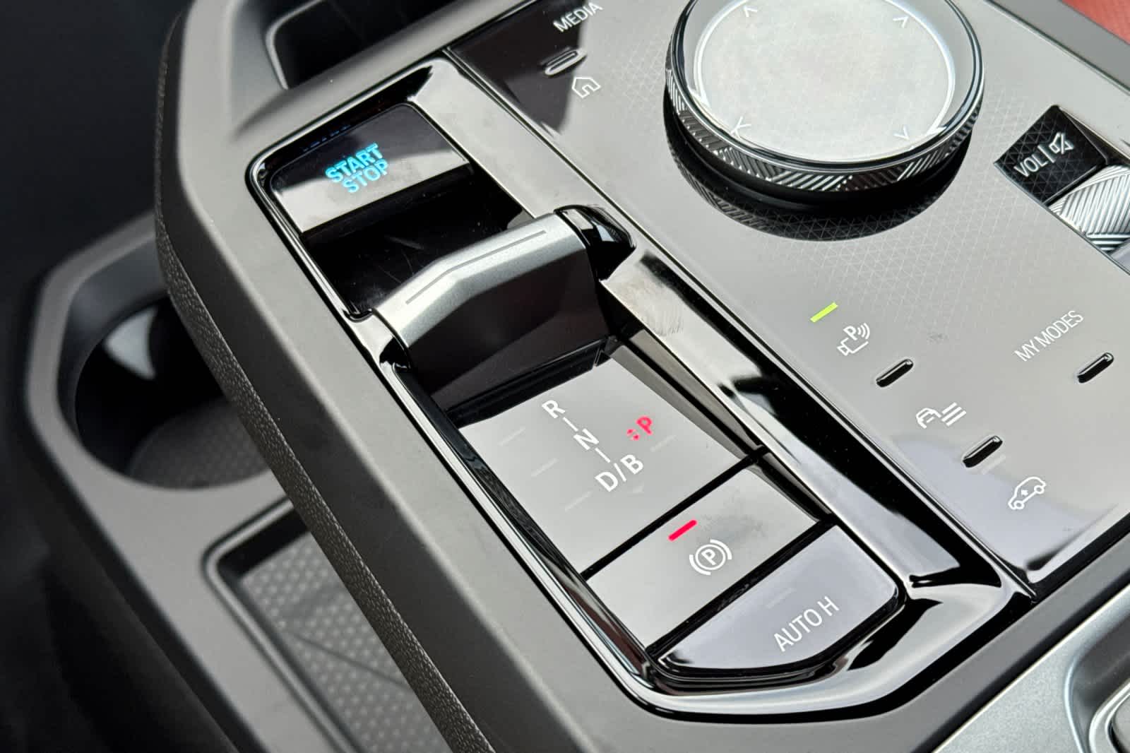 Thumbnail: 2026 BMW iX - 26