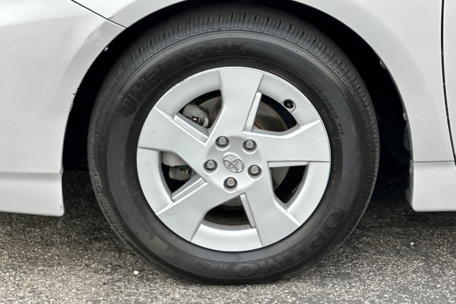 Thumbnail: 2010 Toyota Prius - 30