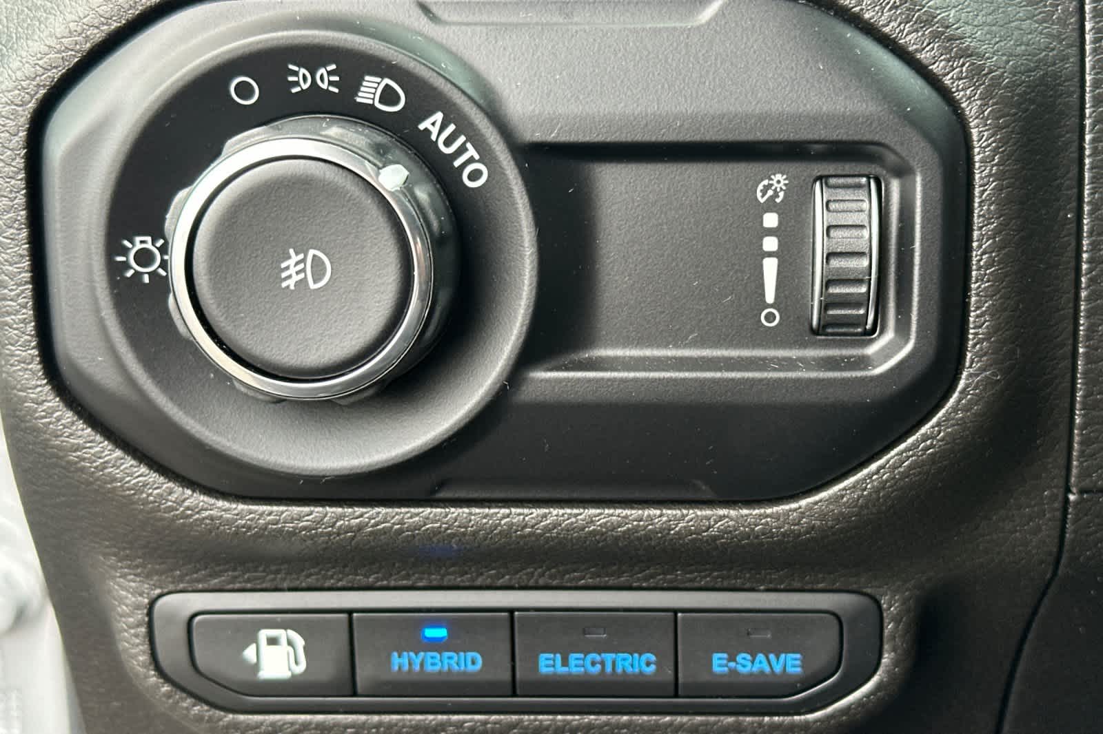 Thumbnail: 2023 Jeep Wrangler - 31