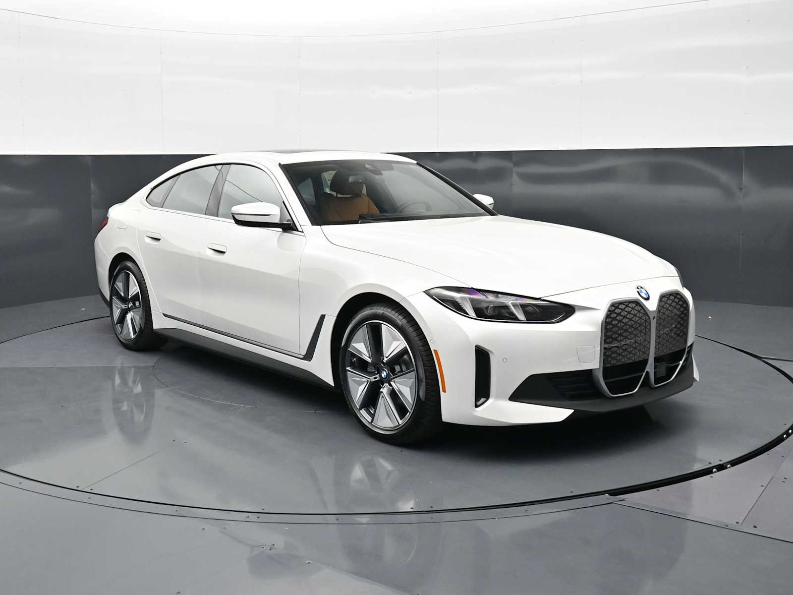 Thumbnail: 2026 BMW i4 - 3