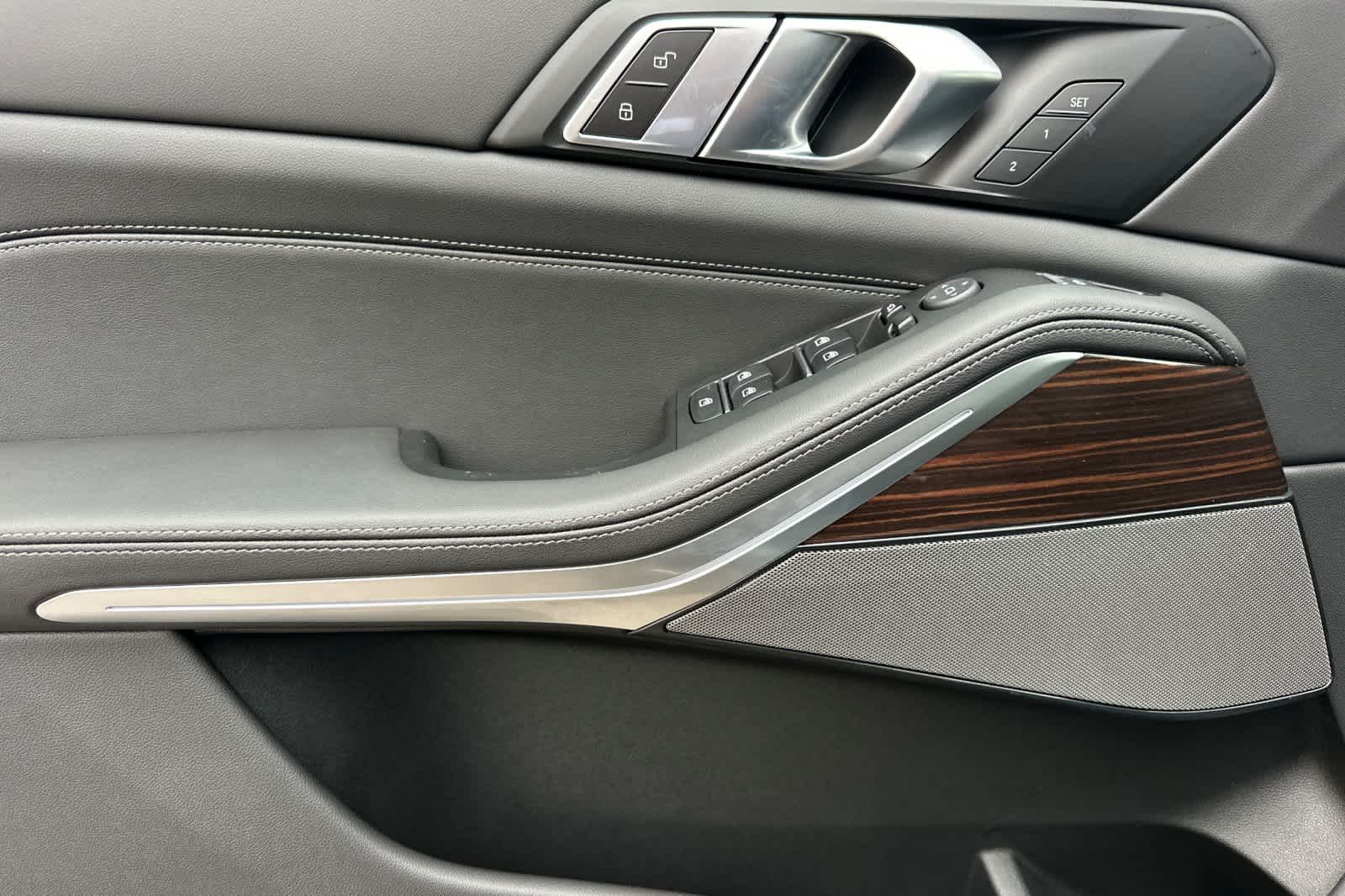 Thumbnail: 2026 BMW X5 - 13