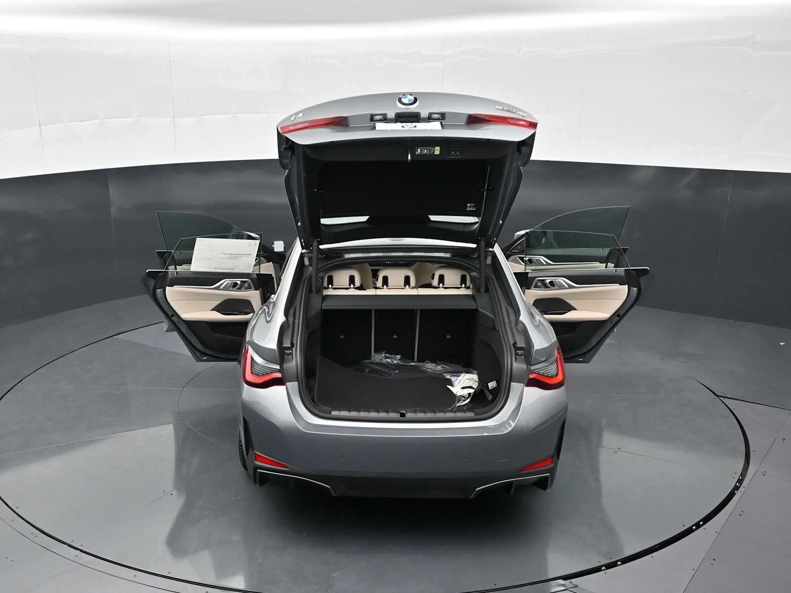 Thumbnail: 2026 BMW i4 - 34