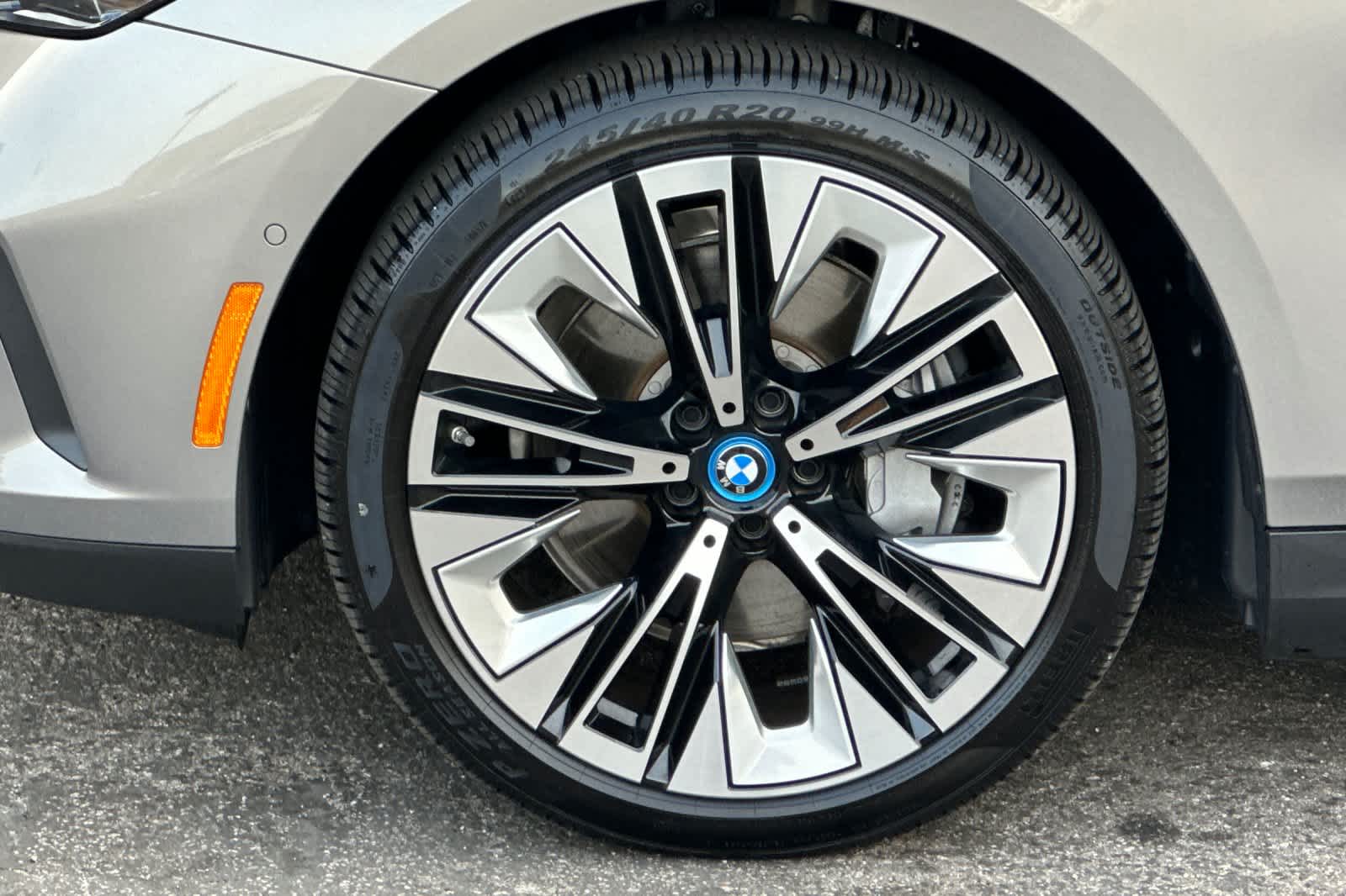 Thumbnail: 2024 BMW i5 - 29