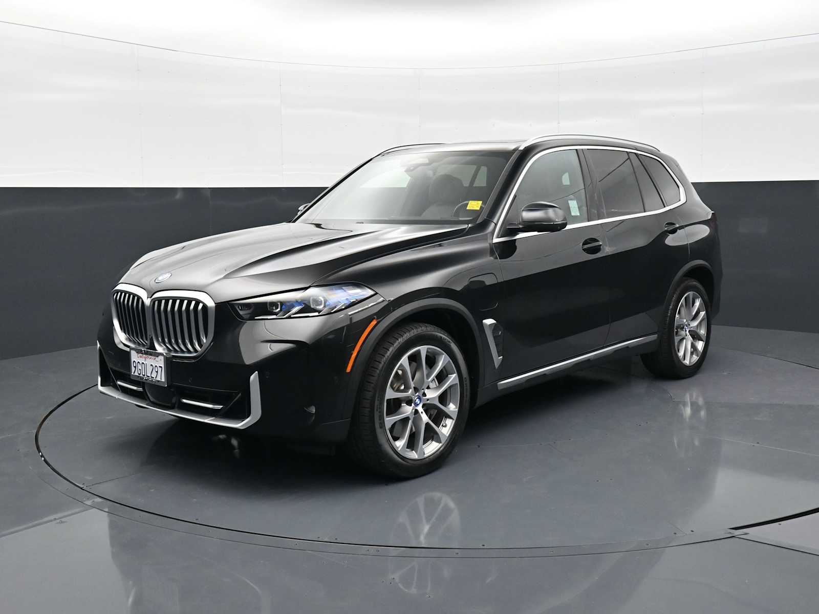 2024 BMW X5 xDrive50e's photo