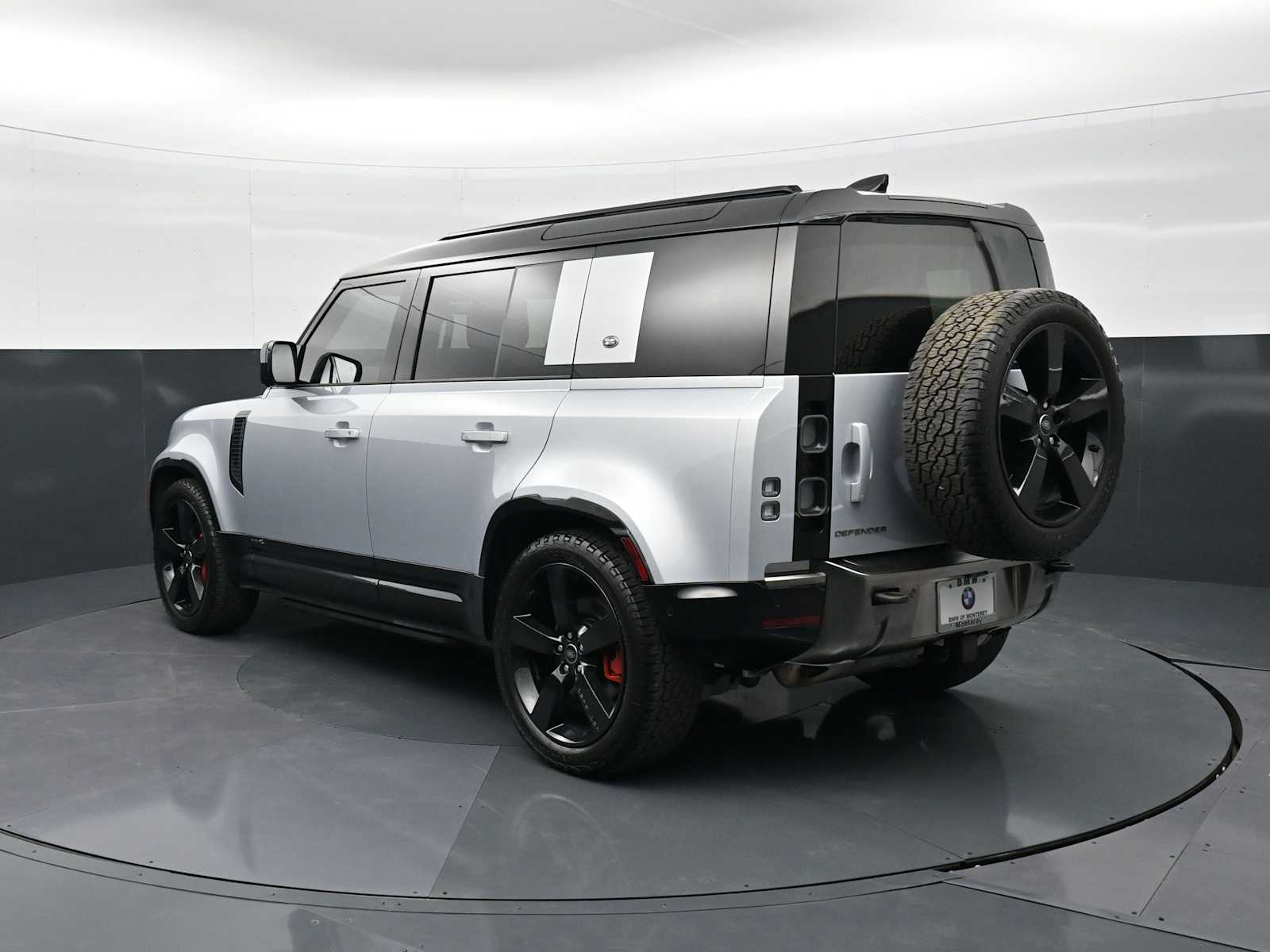Thumbnail: 2022 Land Rover Defender - 7
