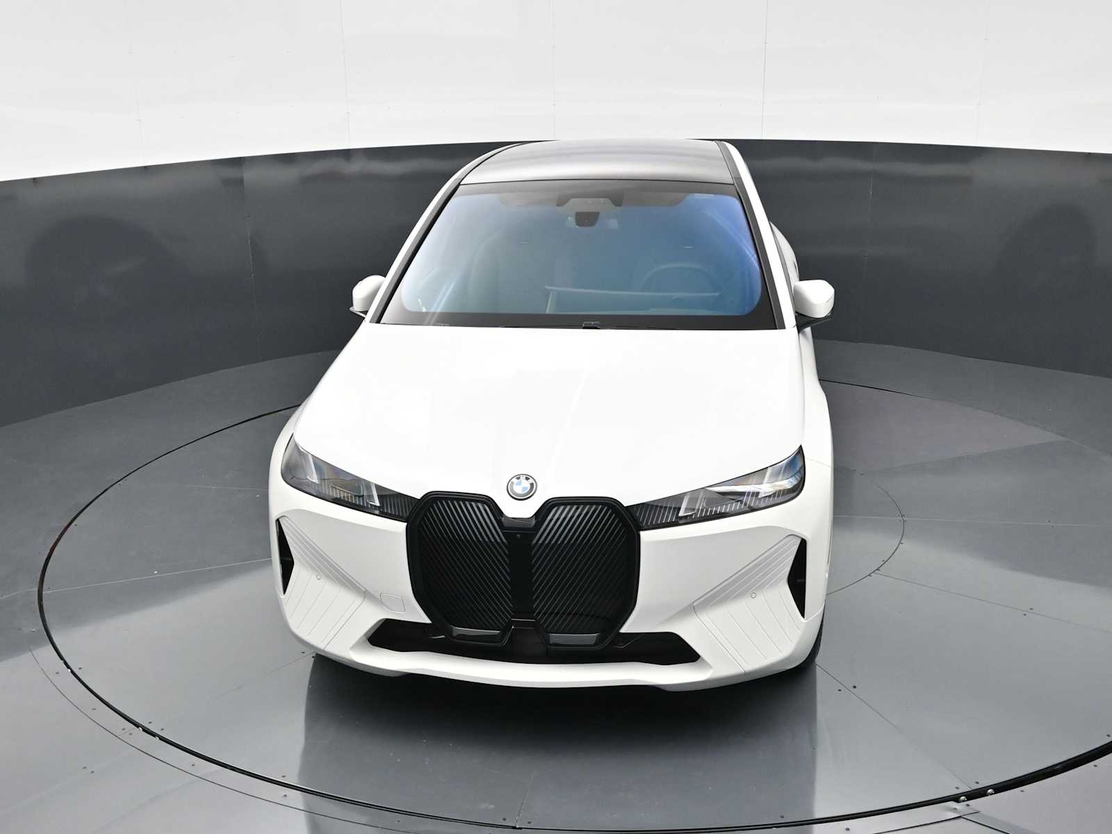 Thumbnail: 2026 BMW iX - 10