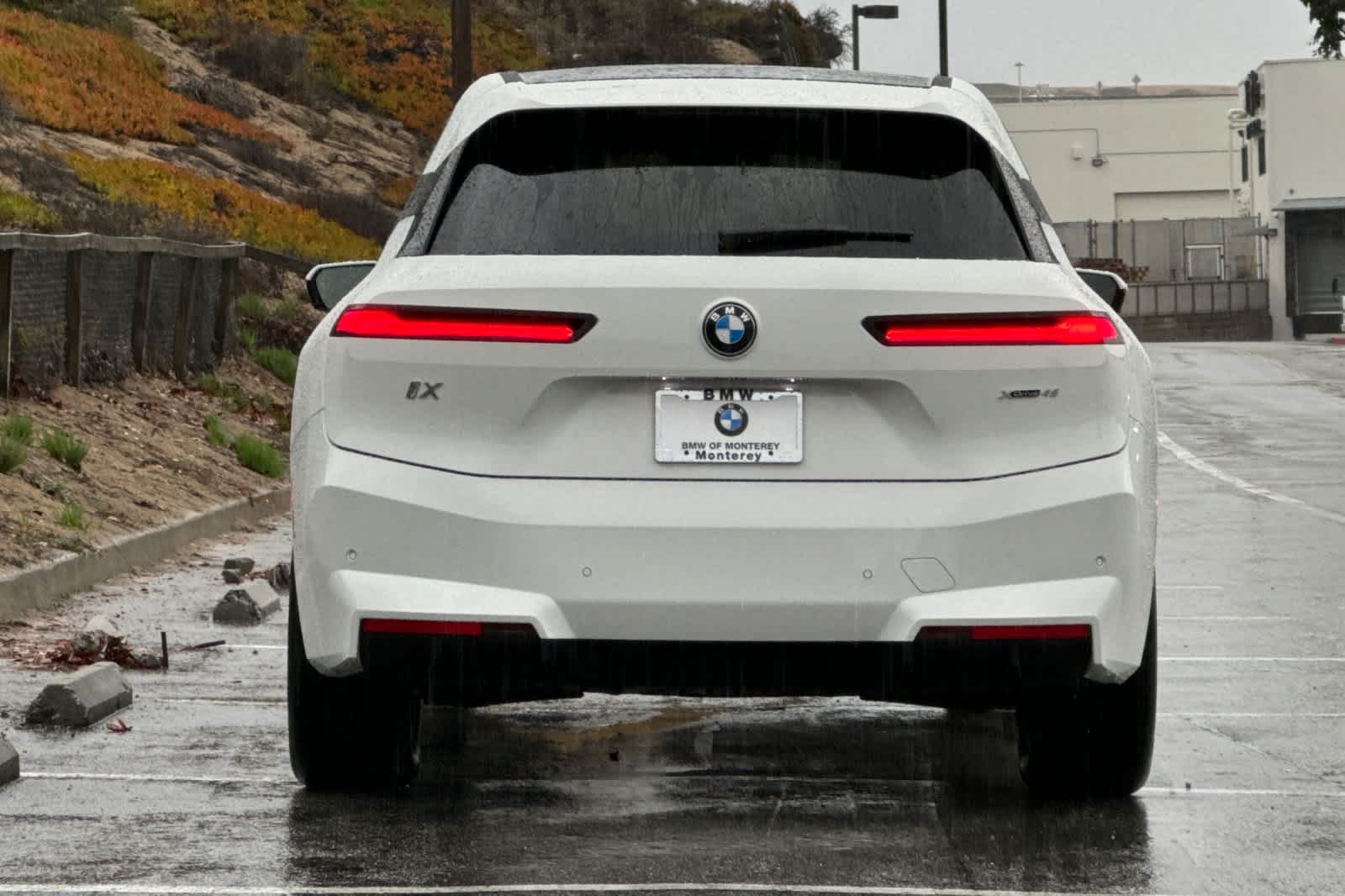 Thumbnail: 2026 BMW iX - 7