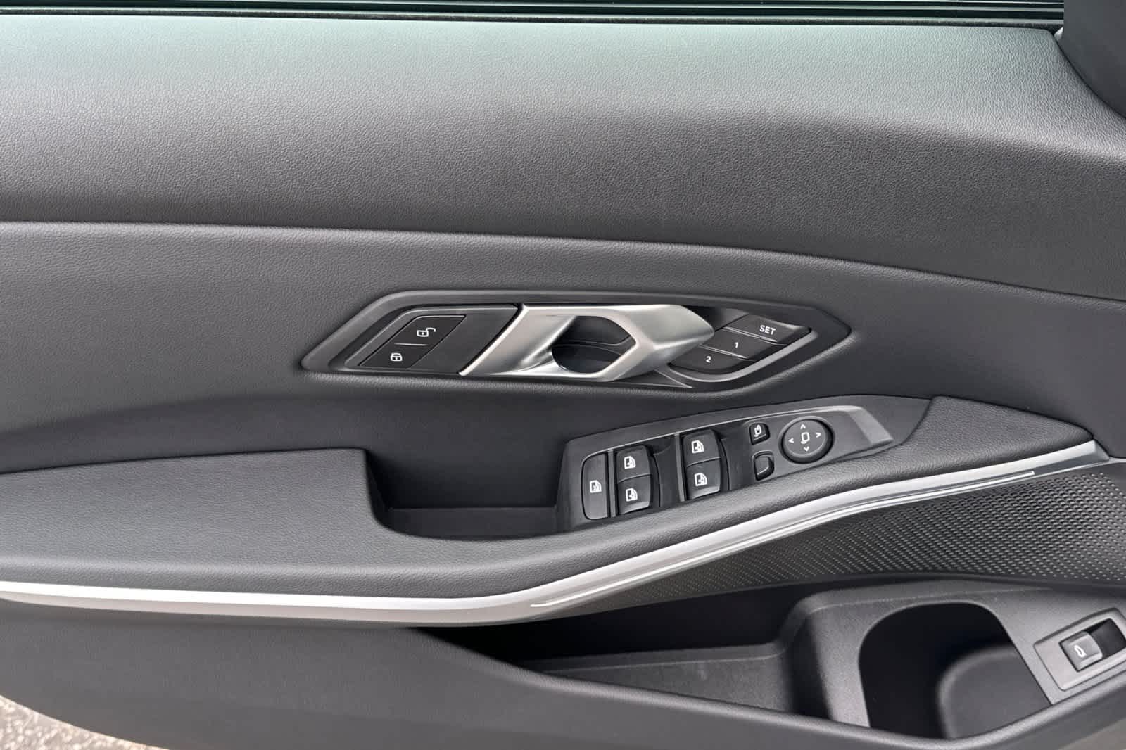 Thumbnail: 2024 BMW 3 Series - 12