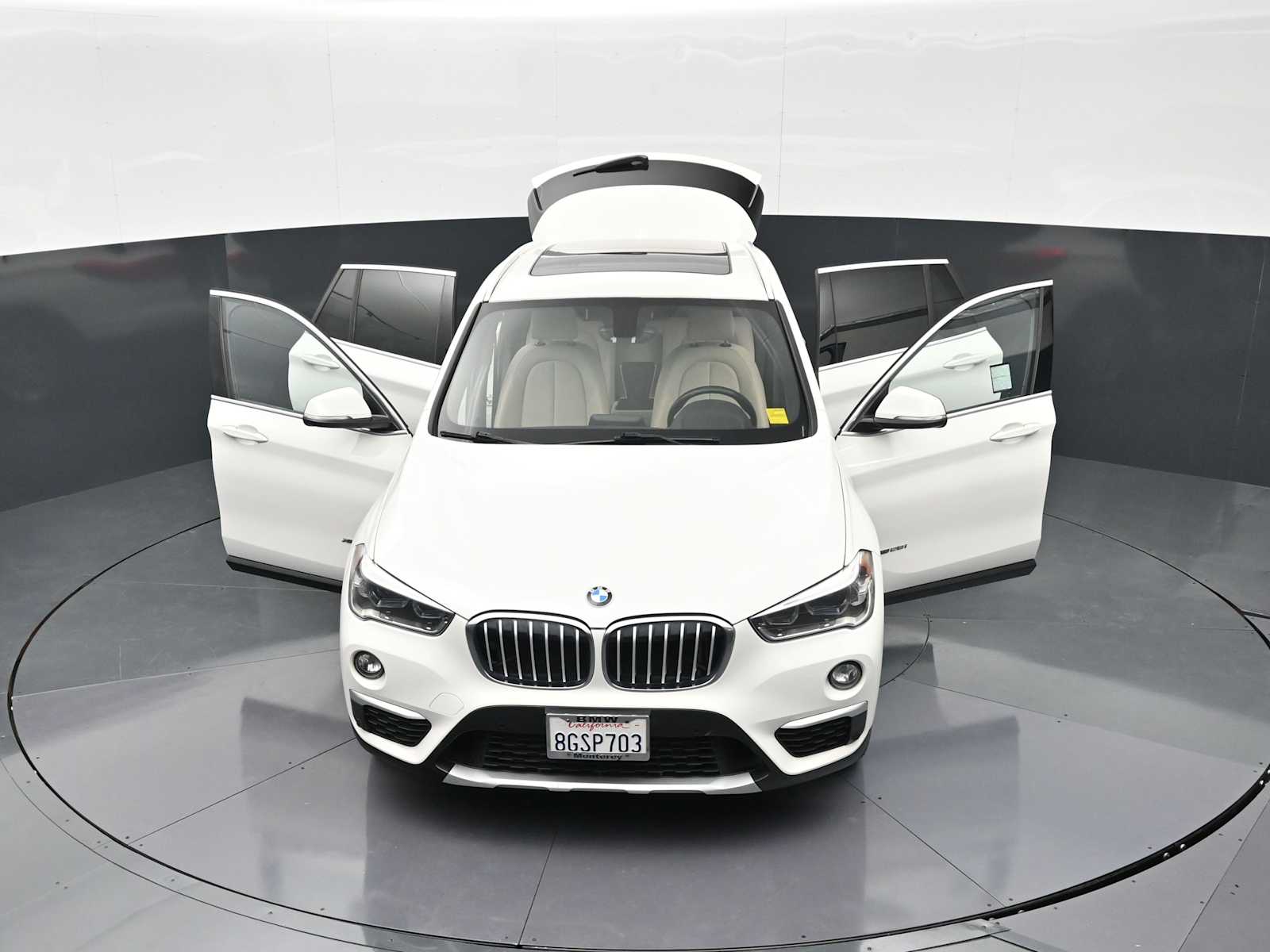 Thumbnail: 2016 BMW X1 - 32