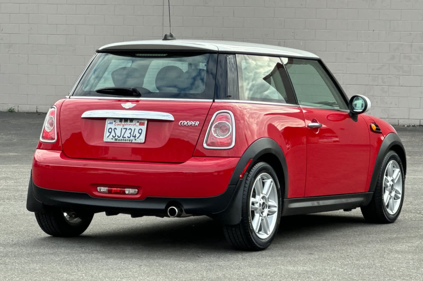 Thumbnail: 2013 MINI Cooper Hardtop - 2