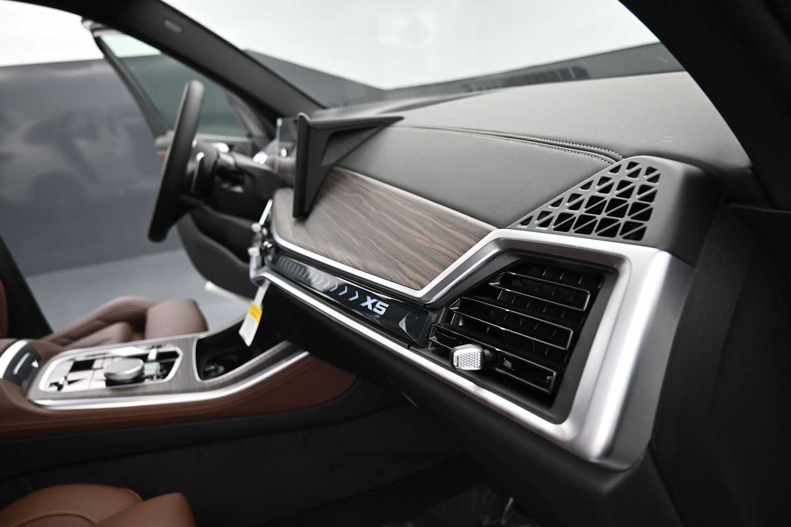 Thumbnail: 2026 BMW X5 - 16