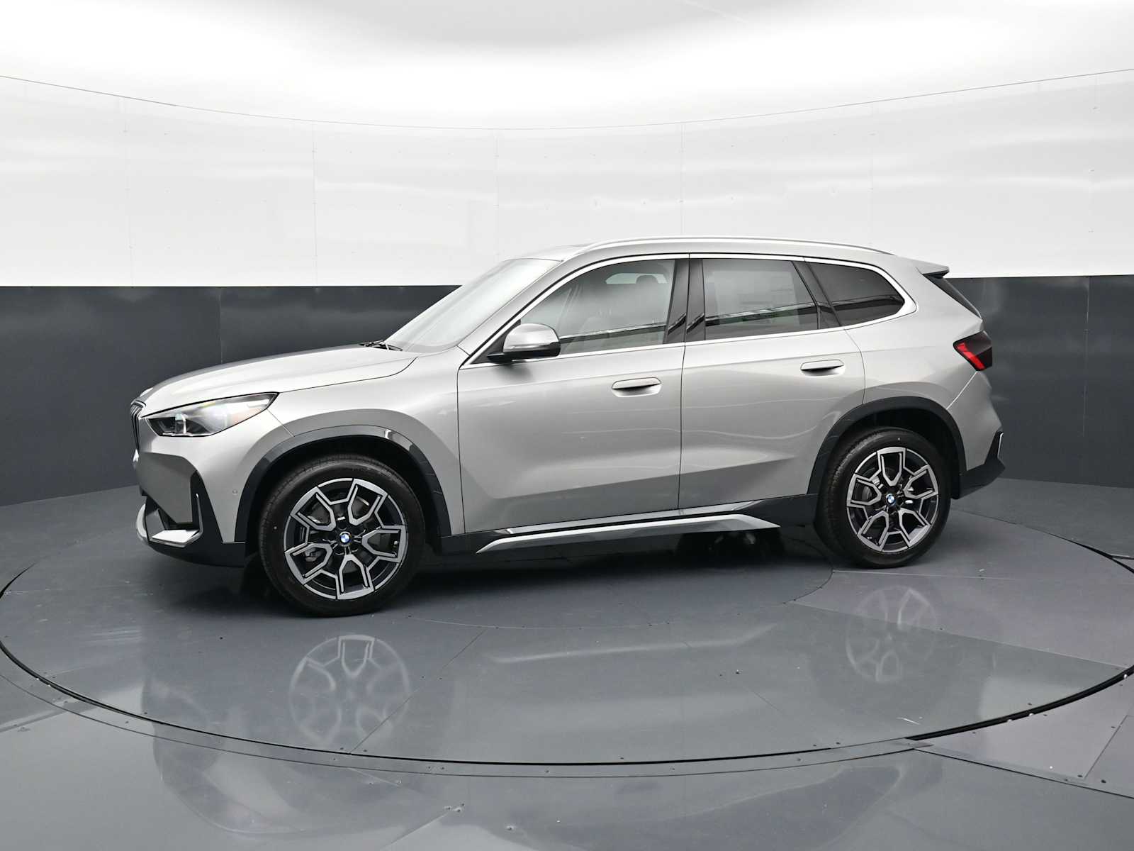 Thumbnail: 2026 BMW X1 - 6