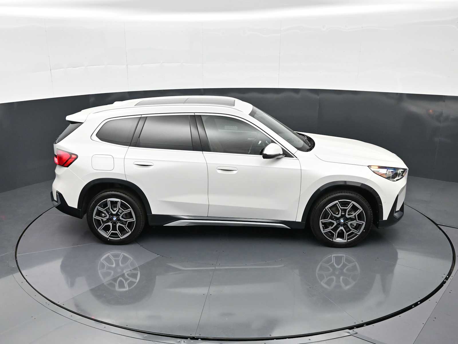 Thumbnail: 2026 BMW X1 - 20