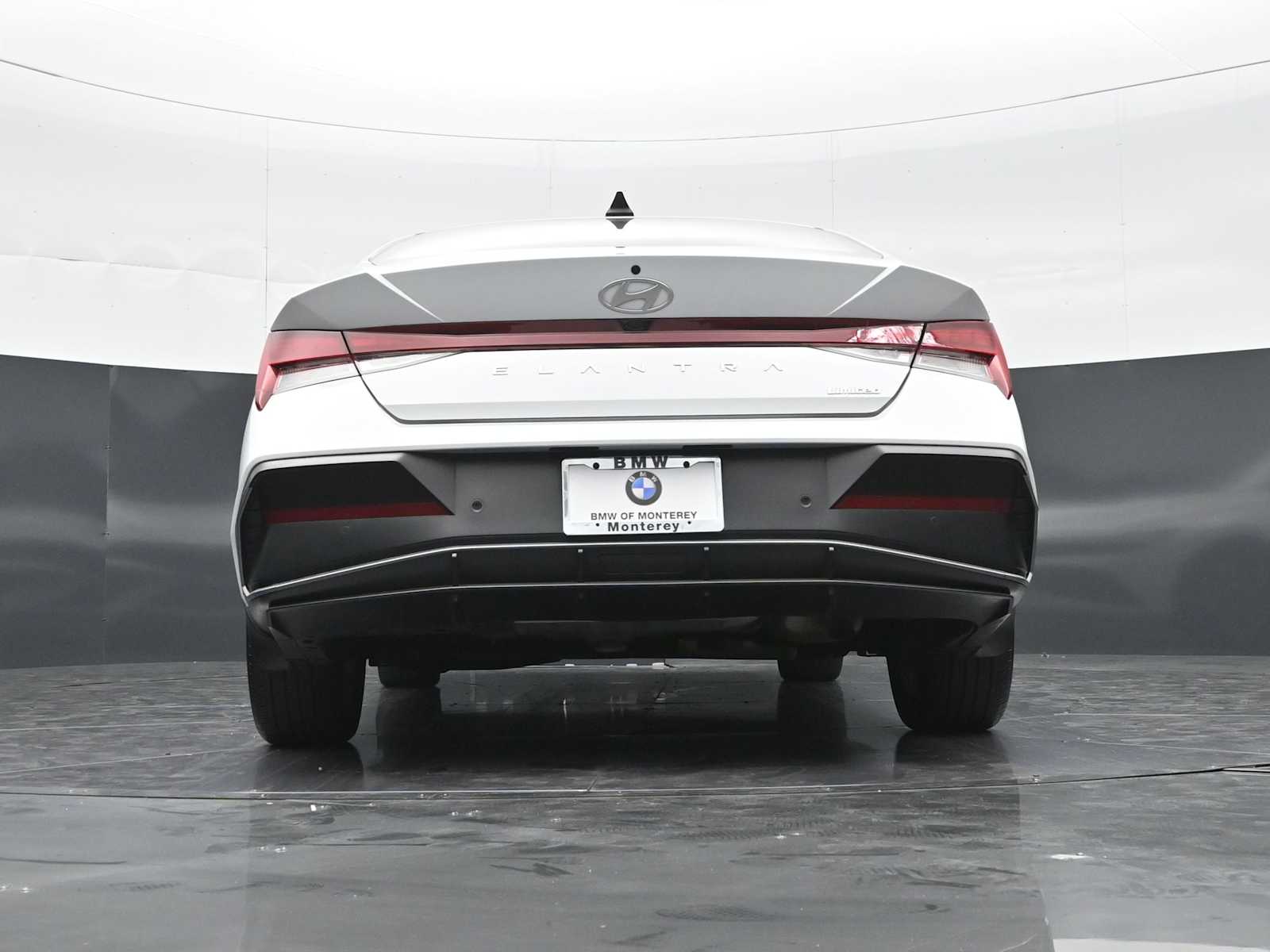 2024 Hyundai Elantra Limited - Photo 30