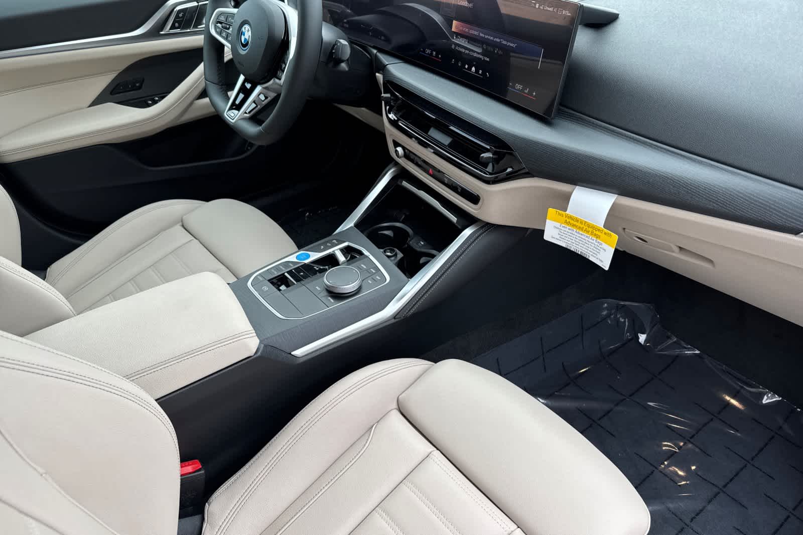 Thumbnail: 2025 BMW i4 - 17