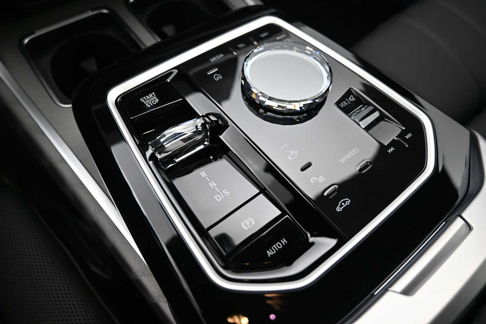 Thumbnail: 2026 BMW 7 Series - 13