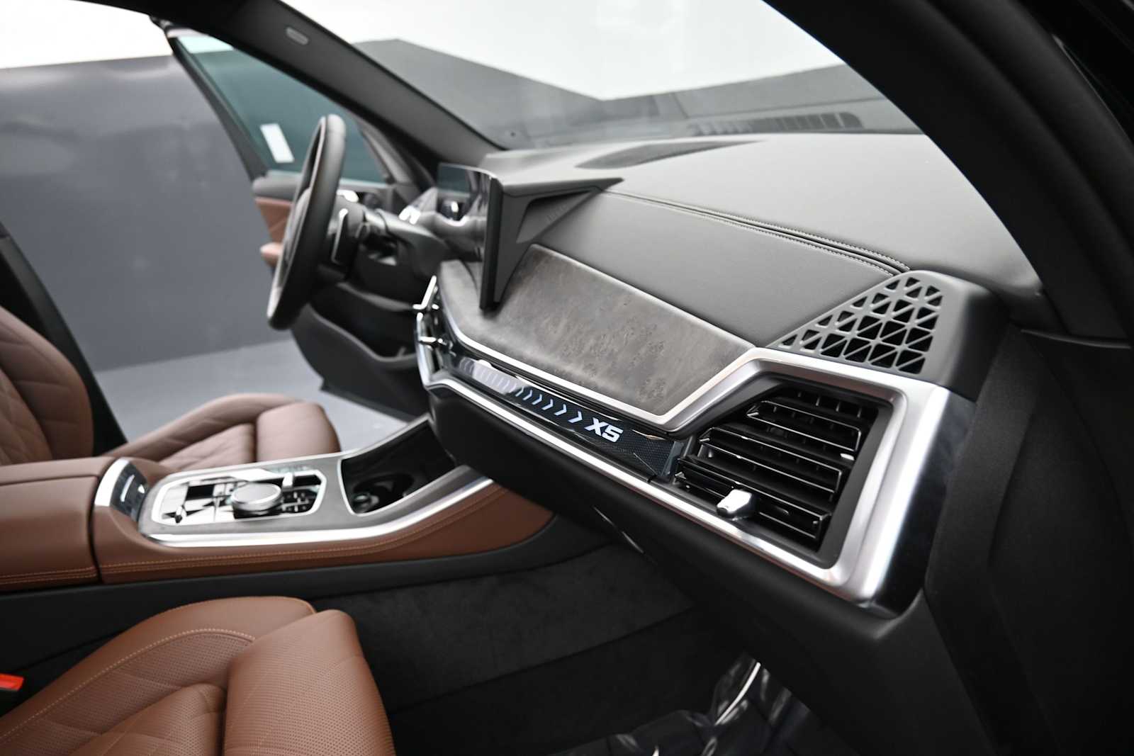 Thumbnail: 2026 BMW X5 - 16