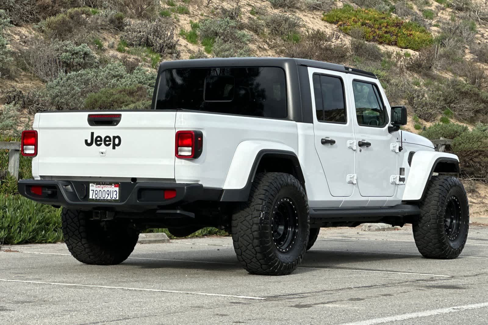 Thumbnail: 2023 Jeep Gladiator - 2